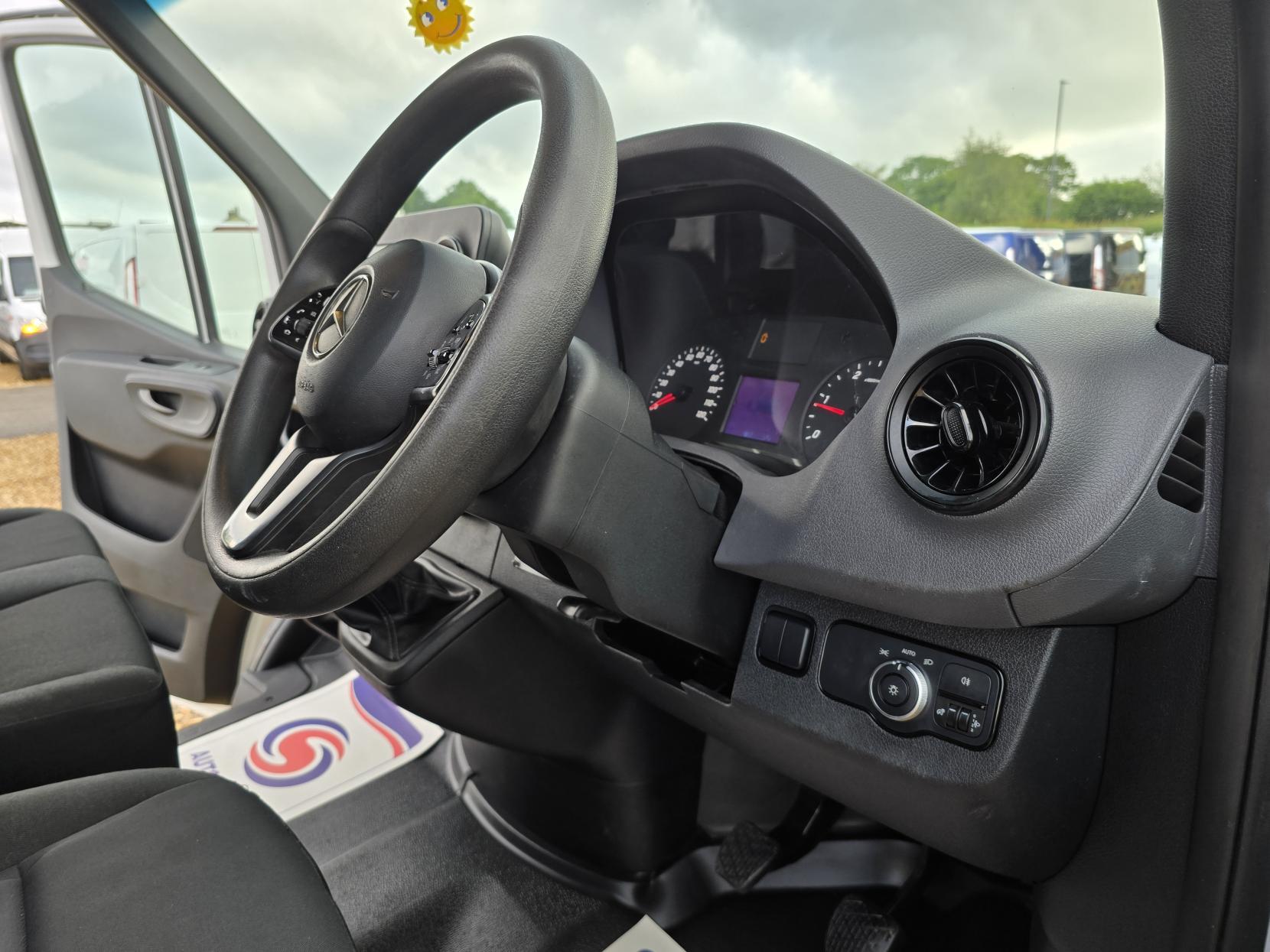 Mercedes-Benz Sprinter 2.1 316 CDI Ready To Work Dropside 2dr Diesel Manual RWD L3 Euro 6 (163 ps)
