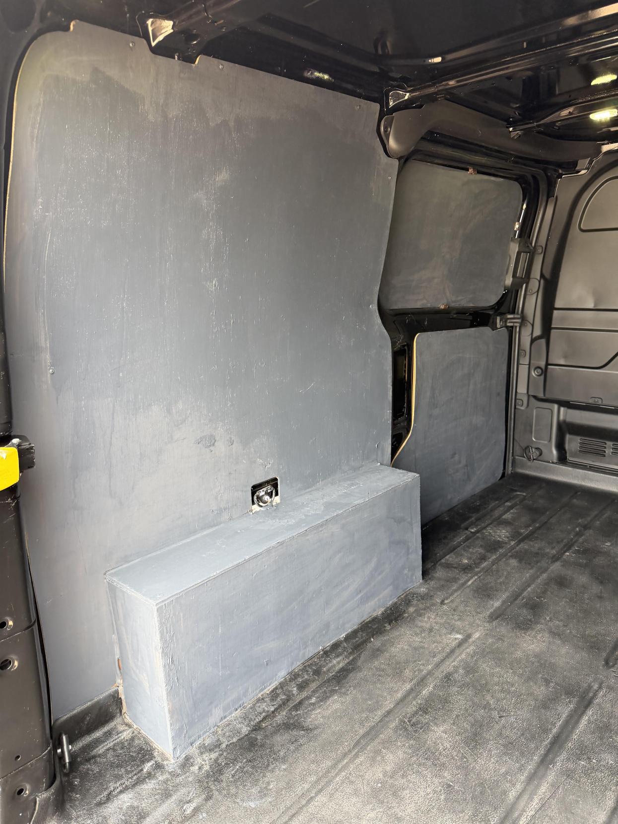 2016 Ford Transit Custom 2.2 TDCi 290 Trend Panel Van 5dr Diesel Manual L1 H1 (186 g/km, 123 bhp) - Thumbnail 38