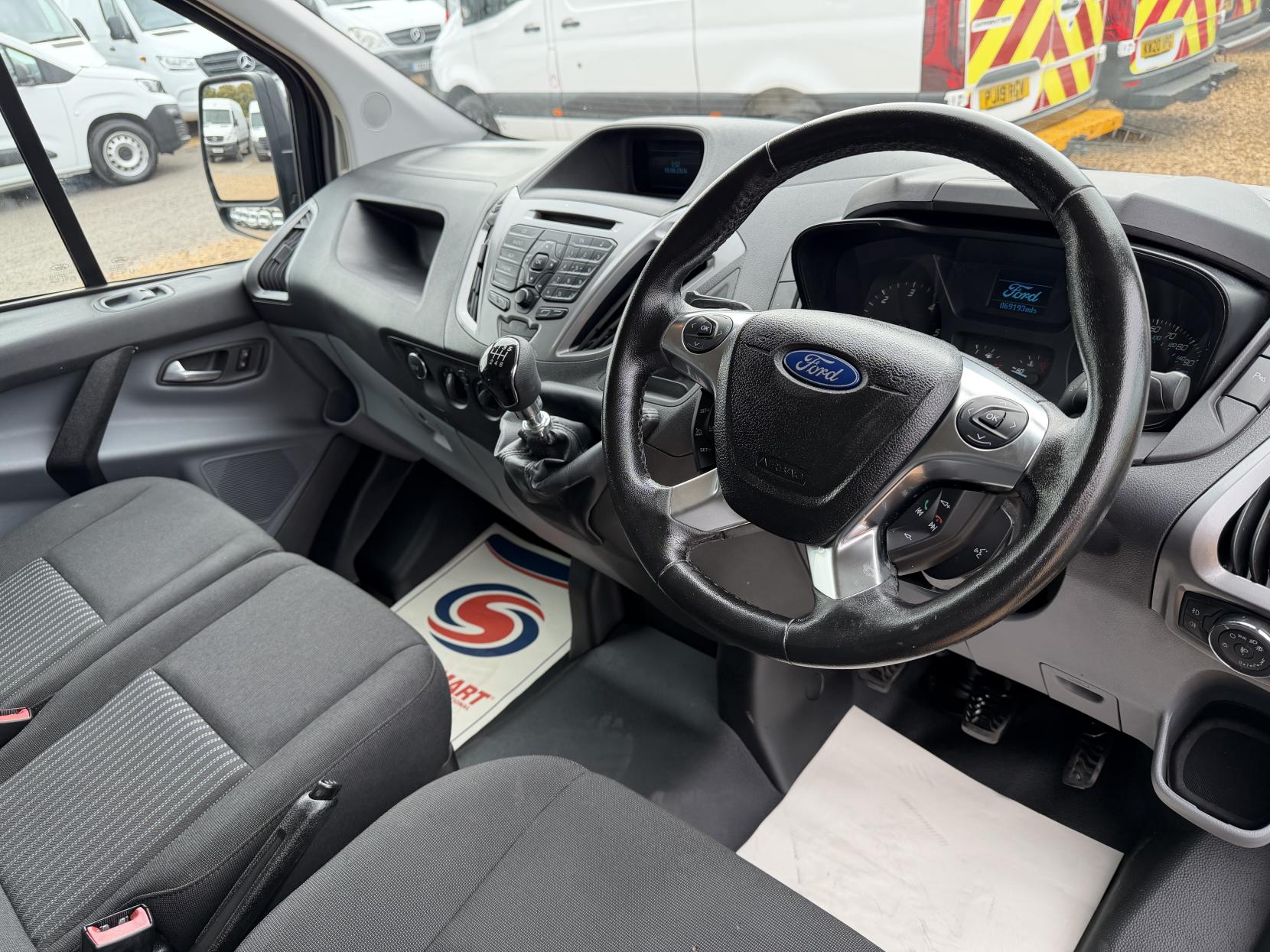 2016 Ford Transit Custom 2.2 TDCi 290 Trend Panel Van 5dr Diesel Manual L1 H1 (186 g/km, 123 bhp) - Thumbnail 2