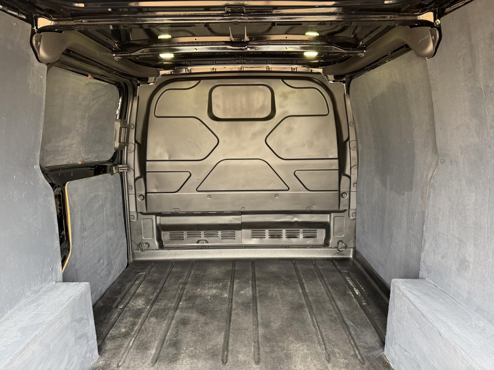 2016 Ford Transit Custom 2.2 TDCi 290 Trend Panel Van 5dr Diesel Manual L1 H1 (186 g/km, 123 bhp) - Thumbnail 43