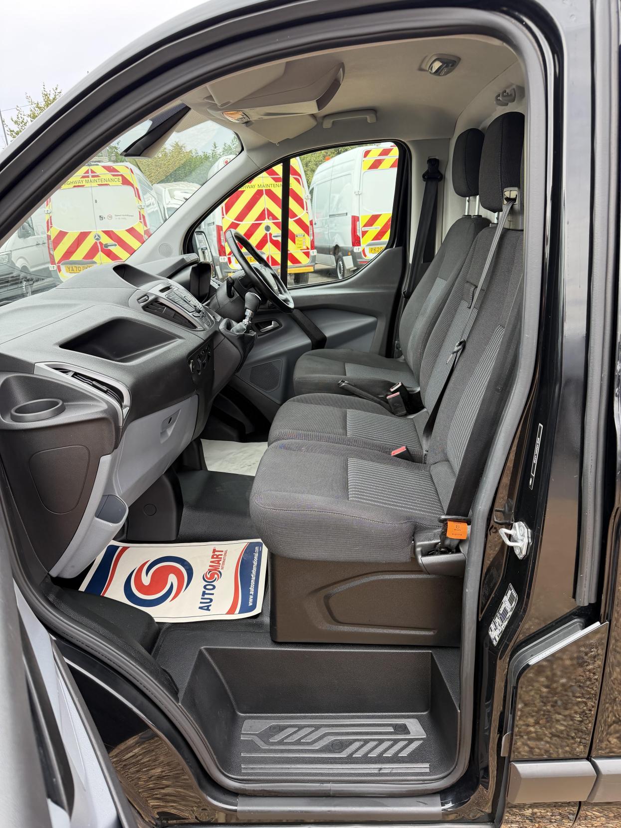2016 Ford Transit Custom 2.2 TDCi 290 Trend Panel Van 5dr Diesel Manual L1 H1 (186 g/km, 123 bhp) - Thumbnail 14