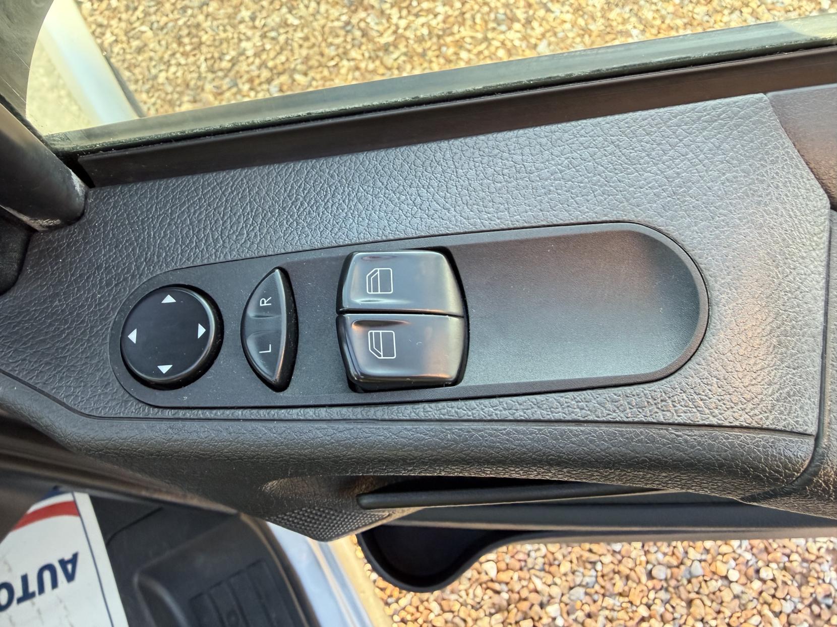 Mercedes-Benz Vito 2.1 116 CDI Sport Panel Van 5dr Diesel Manual L3 (184 g/km, 163 bhp)