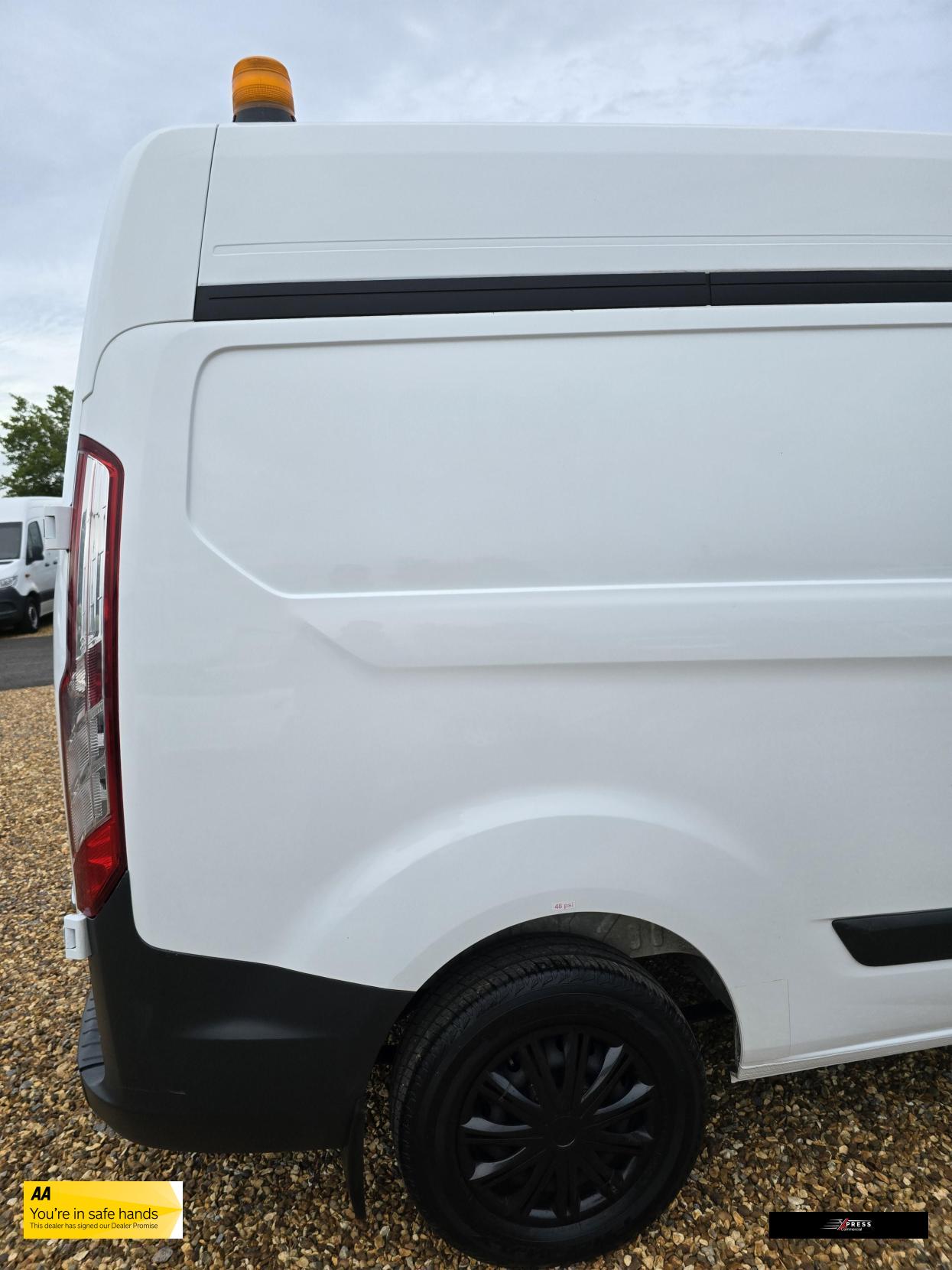 Ford Transit Custom Transit Custom 2.2 TDCi 290 Panel Van 5dr Diesel Manual L1 H1 (186 g/km, 98 bhp)