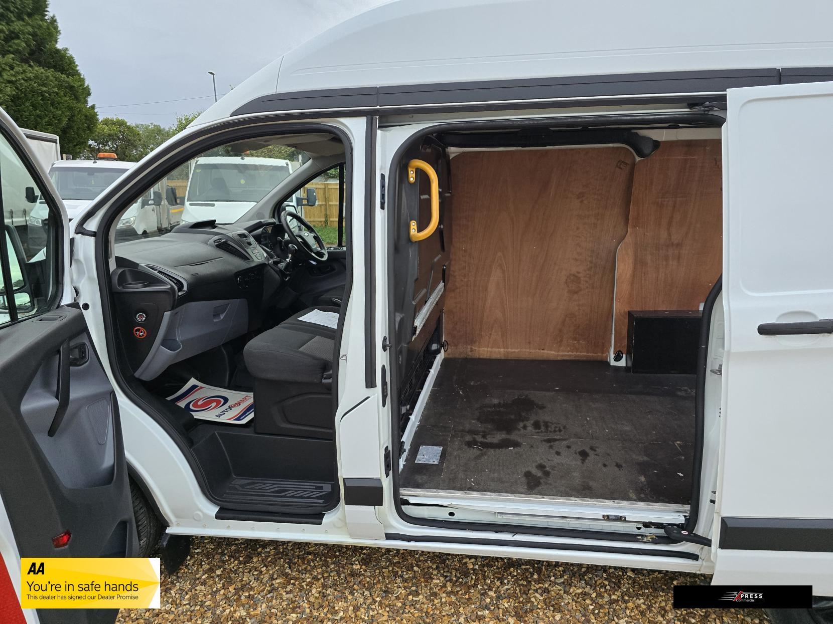 Ford Transit Custom Transit Custom 2.2 TDCi 290 Panel Van 5dr Diesel Manual L1 H1 (186 g/km, 98 bhp)