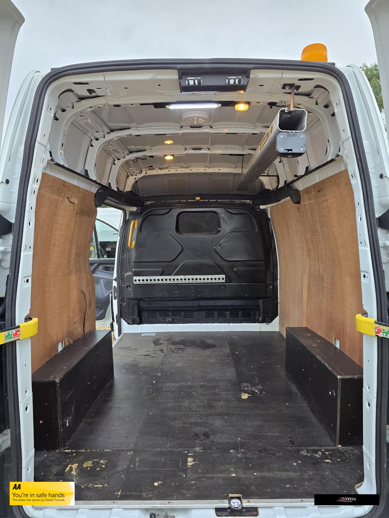 Ford Transit Custom Transit Custom 2.2 TDCi 290 Panel Van 5dr Diesel Manual L1 H1 (186 g/km, 98 bhp)