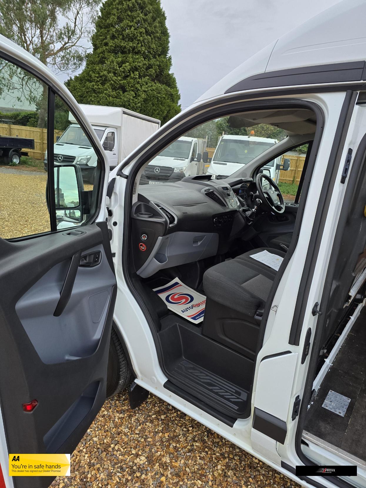 Ford Transit Custom Transit Custom 2.2 TDCi 290 Panel Van 5dr Diesel Manual L1 H1 (186 g/km, 98 bhp)