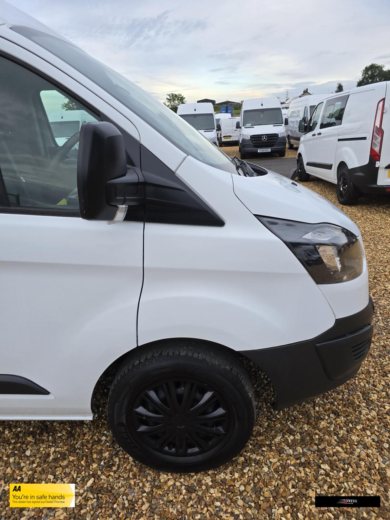 Ford Transit Custom Transit Custom 2.2 TDCi 290 Panel Van 5dr Diesel Manual L1 H1 (186 g/km, 98 bhp)