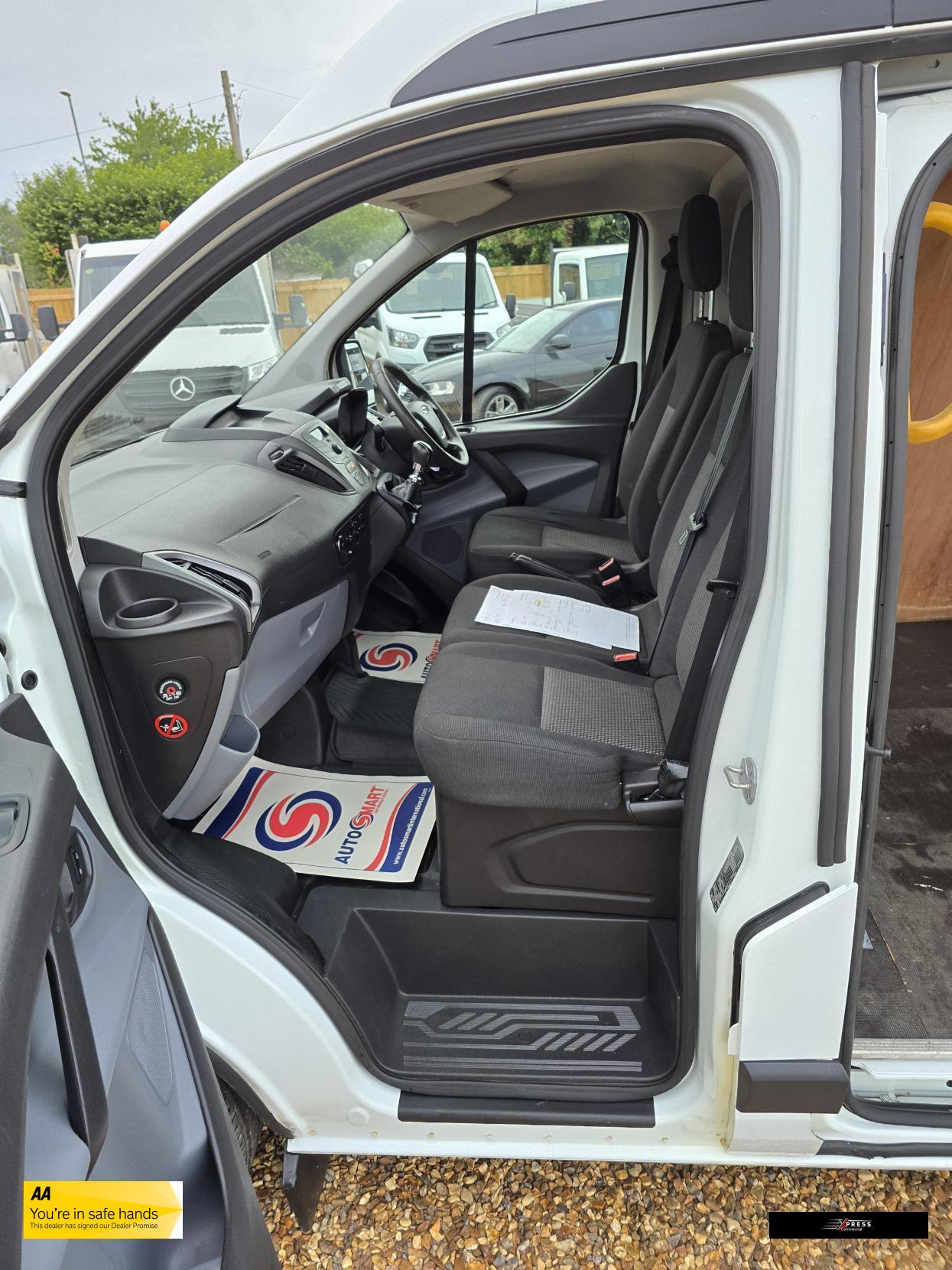 Ford Transit Custom Transit Custom 2.2 TDCi 290 Panel Van 5dr Diesel Manual L1 H1 (186 g/km, 98 bhp)