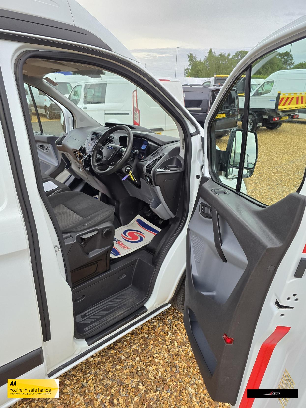 Ford Transit Custom Transit Custom 2.2 TDCi 290 Panel Van 5dr Diesel Manual L1 H1 (186 g/km, 98 bhp)
