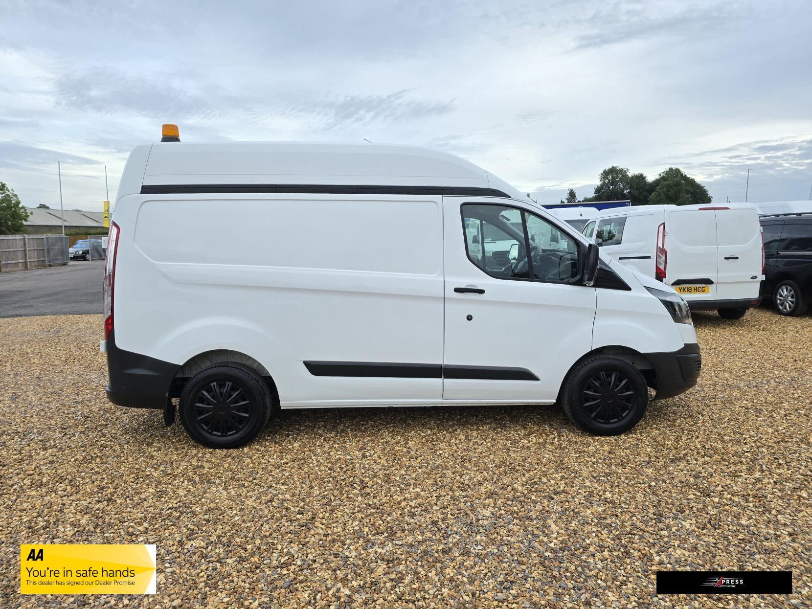 Ford Transit Custom Transit Custom 2.2 TDCi 290 Panel Van 5dr Diesel Manual L1 H1 (186 g/km, 98 bhp)