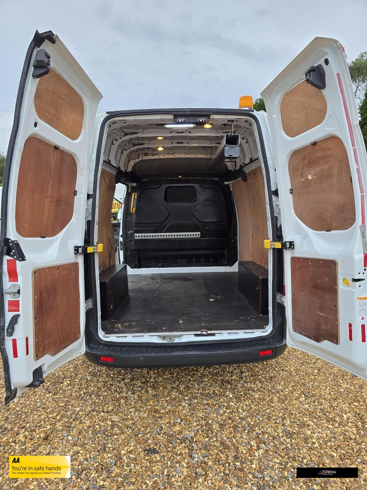 Ford Transit Custom Transit Custom 2.2 TDCi 290 Panel Van 5dr Diesel Manual L1 H1 (186 g/km, 98 bhp)
