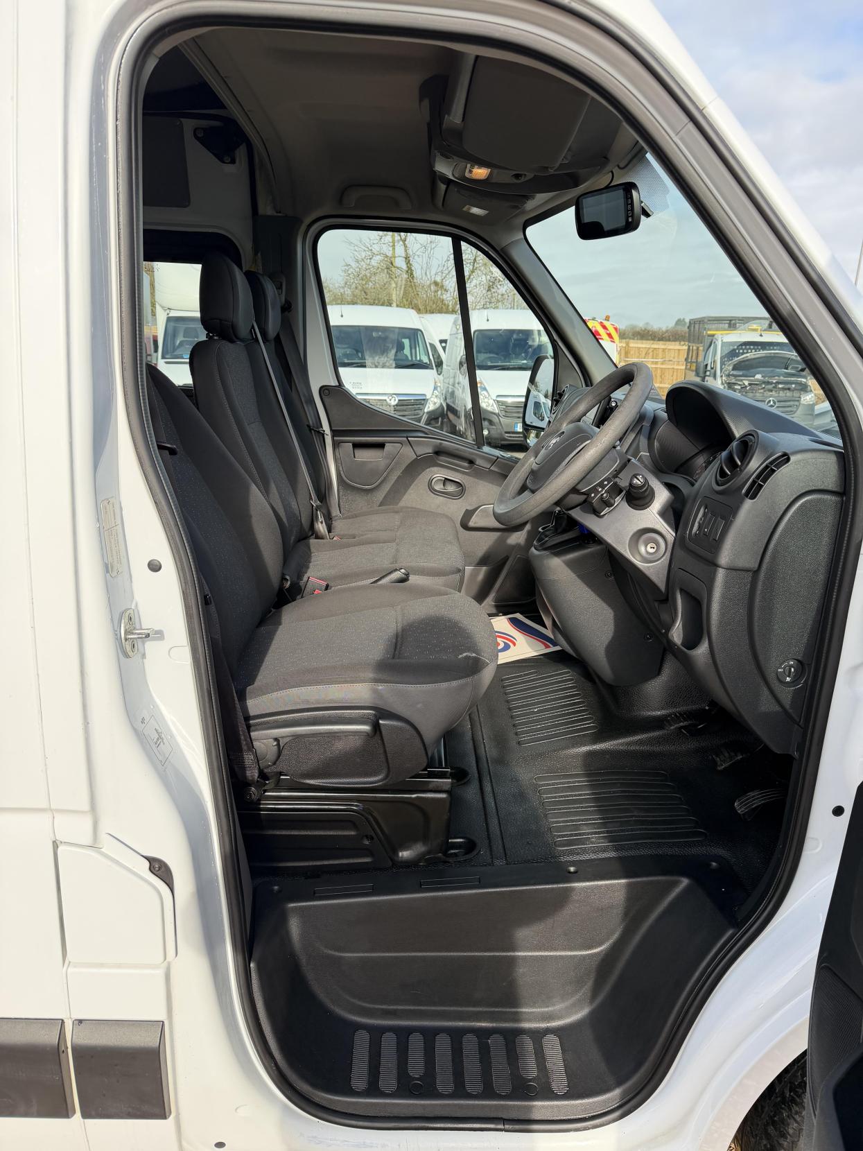 Vauxhall Movano 2.3 CDTi 3500 Panel Van 5dr Diesel Manual FWD L2 H2 Euro 6 (130 ps)