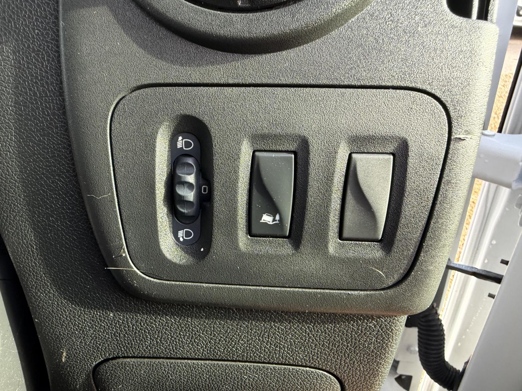 Vauxhall Movano 2.3 CDTi 3500 Panel Van 5dr Diesel Manual FWD L2 H2 Euro 6 (130 ps)