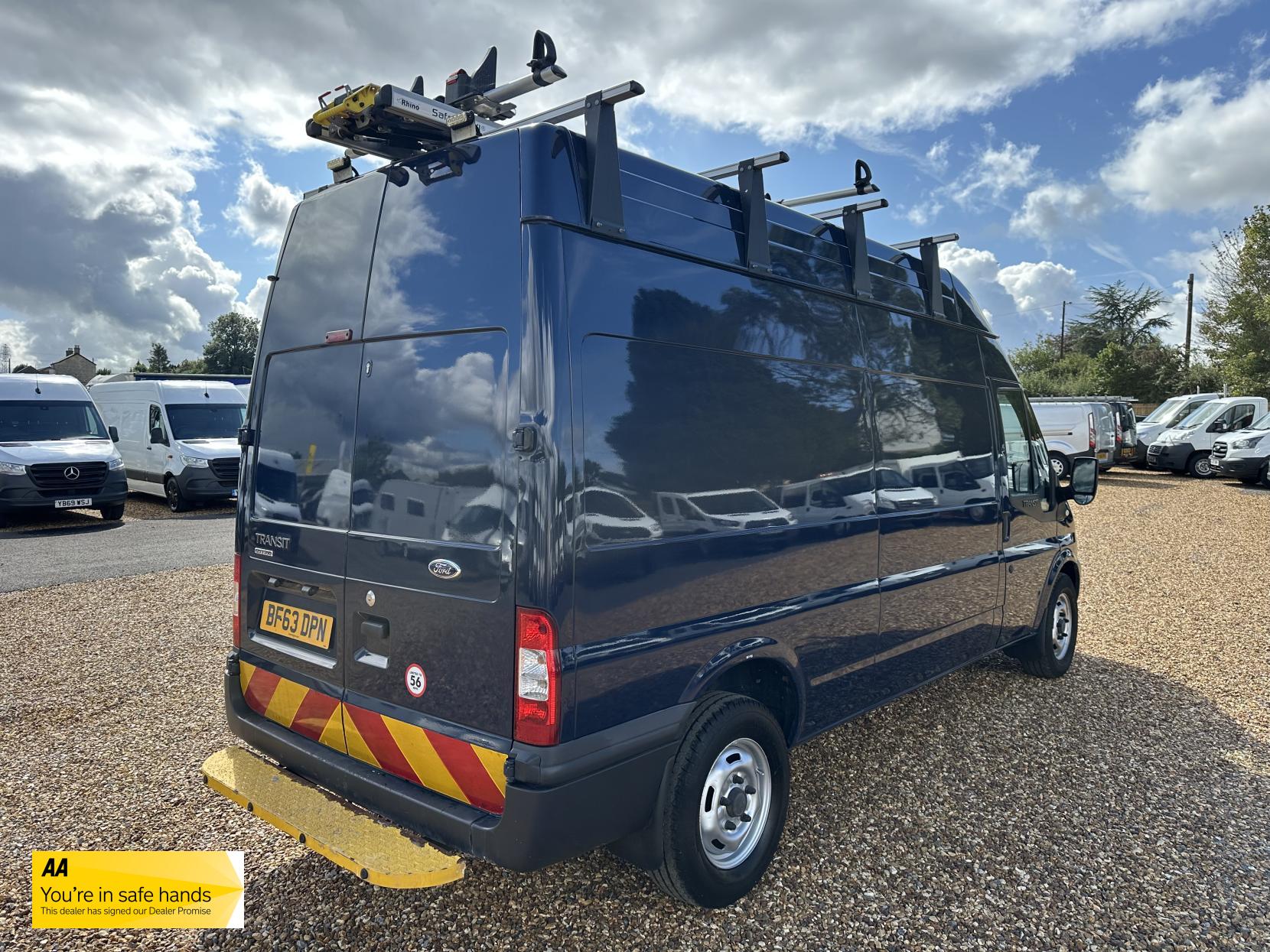 Ford Transit 2.2 TDCi 350 Panel Van 3dr Diesel Manual FWD L2 H3 (209 g/km, 123 bhp)