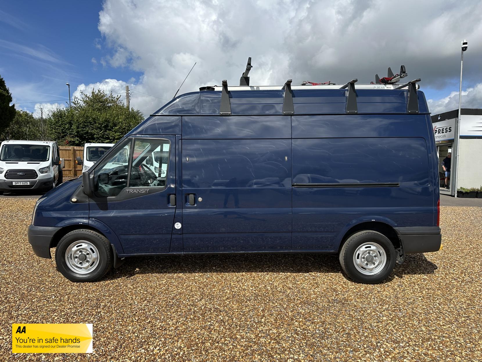 Ford Transit 2.2 TDCi 350 Panel Van 3dr Diesel Manual FWD L2 H3 (209 g/km, 123 bhp)