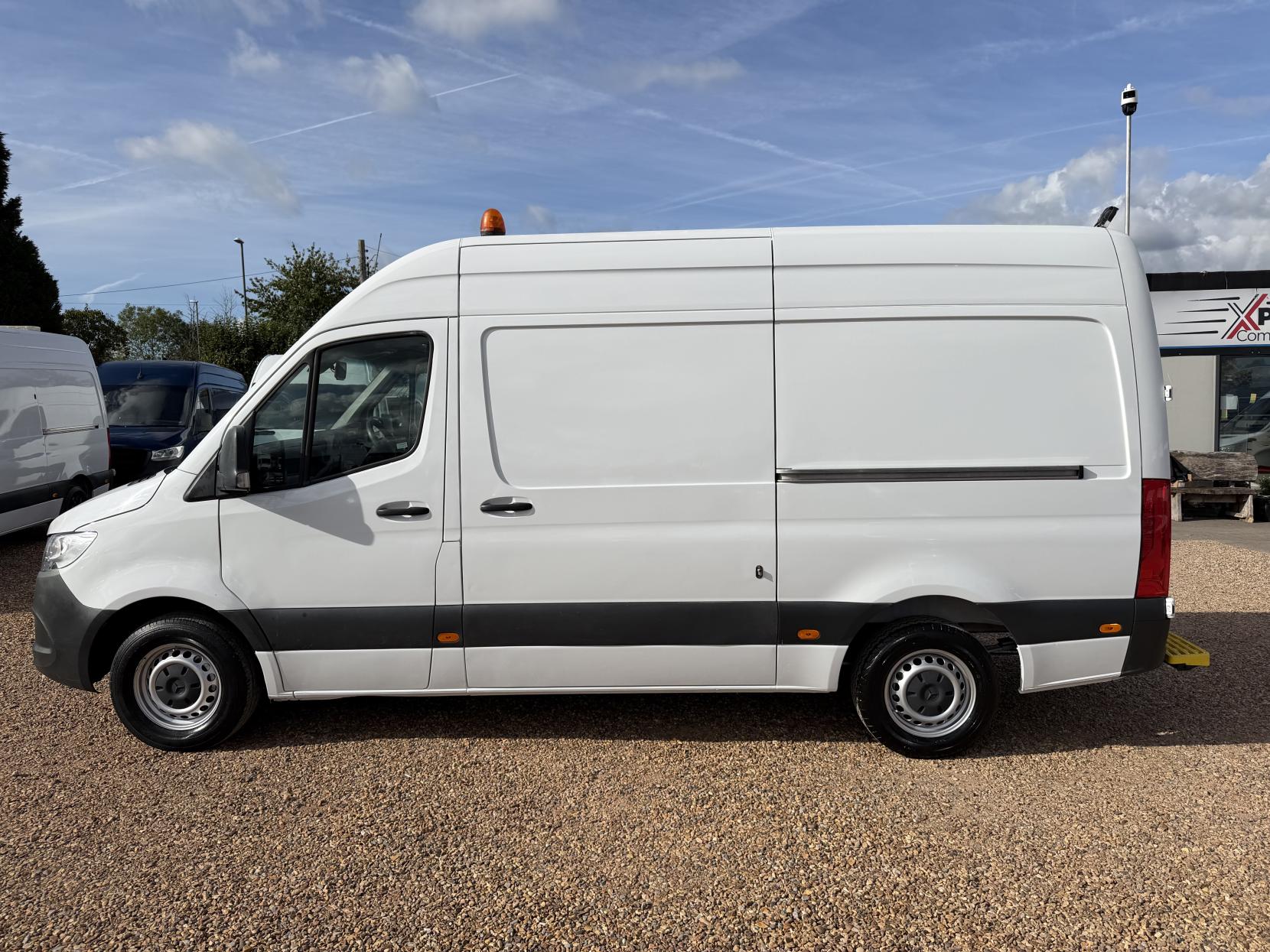 2021 Mercedes-Benz Sprinter 2.1 316 CDI Progressive Panel Van 5dr Diesel Manual RWD L2 H2 Euro 6 (s/s) (163 ps) - Thumbnail 8