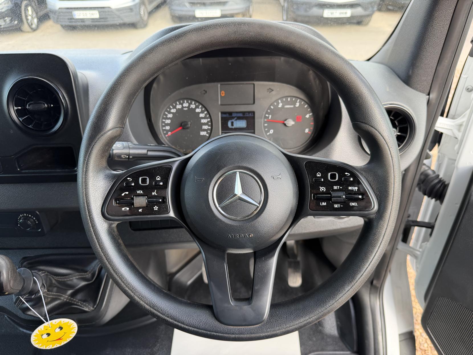 2021 Mercedes-Benz Sprinter 2.1 316 CDI Progressive Panel Van 5dr Diesel Manual RWD L2 H2 Euro 6 (s/s) (163 ps) - Thumbnail 16
