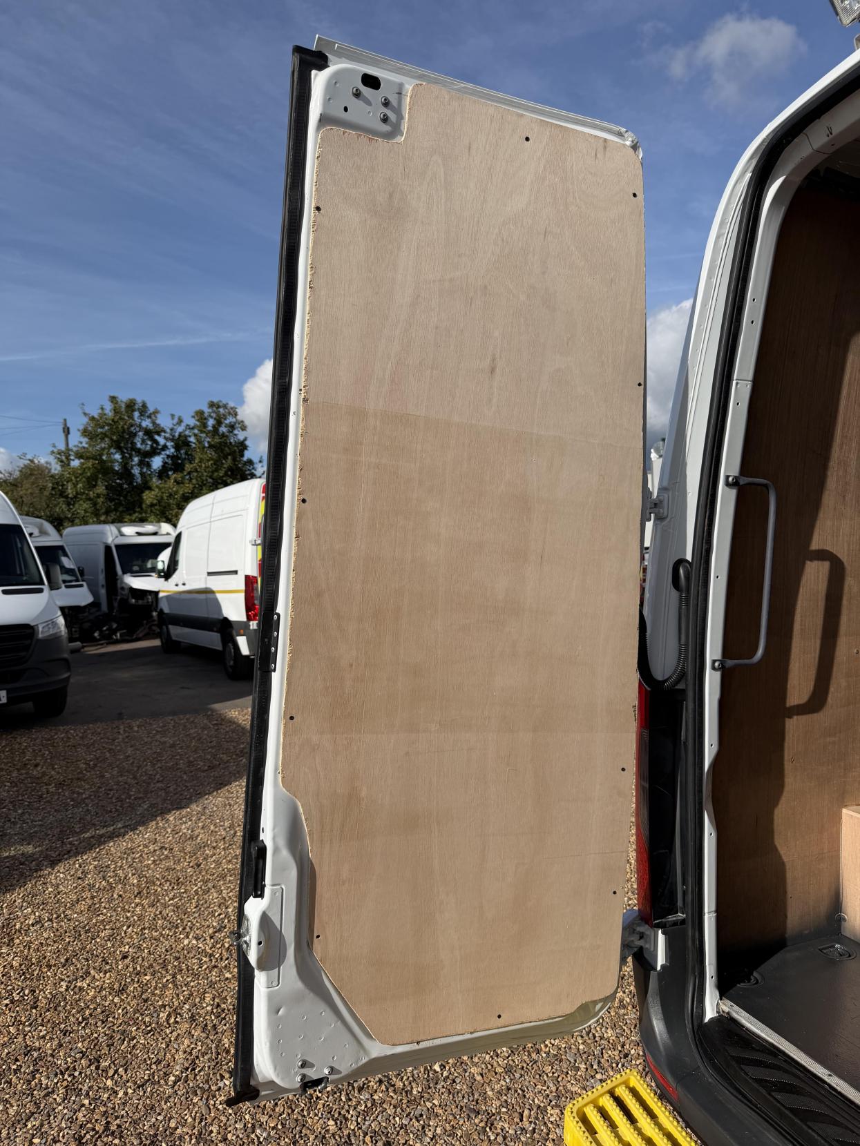 2021 Mercedes-Benz Sprinter 2.1 316 CDI Progressive Panel Van 5dr Diesel Manual RWD L2 H2 Euro 6 (s/s) (163 ps) - Thumbnail 43