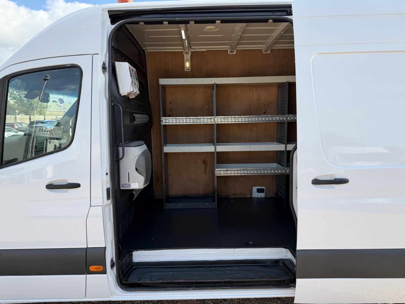 2021 Mercedes-Benz Sprinter 2.1 316 CDI Progressive Panel Van 5dr Diesel Manual RWD L2 H2 Euro 6 (s/s) (163 ps) - Thumbnail 35