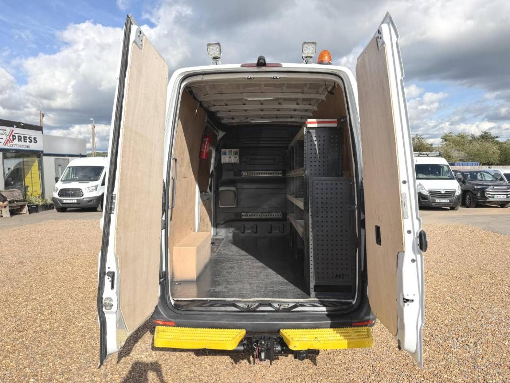 2021 Mercedes-Benz Sprinter 2.1 316 CDI Progressive Panel Van 5dr Diesel Manual RWD L2 H2 Euro 6 (s/s) (163 ps) - Thumbnail 3