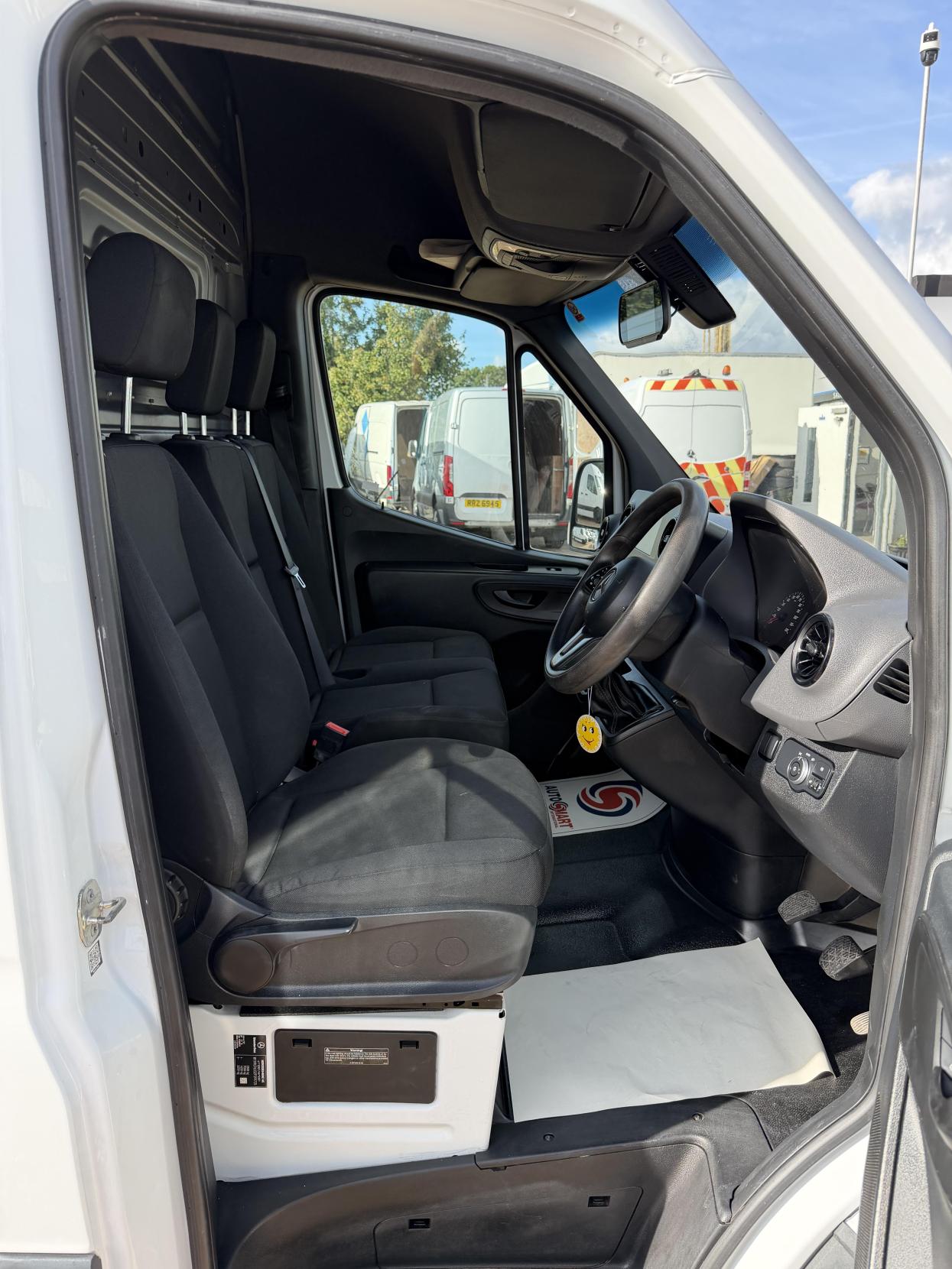 2021 Mercedes-Benz Sprinter 2.1 316 CDI Progressive Panel Van 5dr Diesel Manual RWD L2 H2 Euro 6 (s/s) (163 ps) - Thumbnail 14