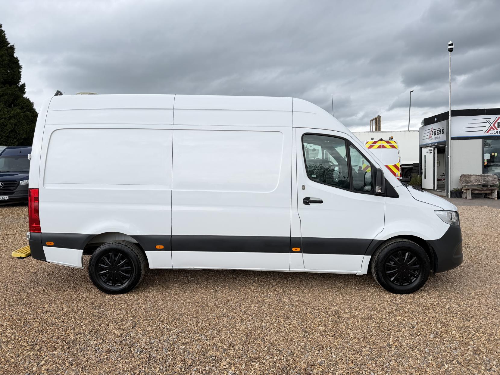 2021 Mercedes-Benz Sprinter 2.1 316 CDI Progressive Panel Van 5dr Diesel Manual RWD L2 H2 Euro 6 (s/s) (163 ps) - Thumbnail 12