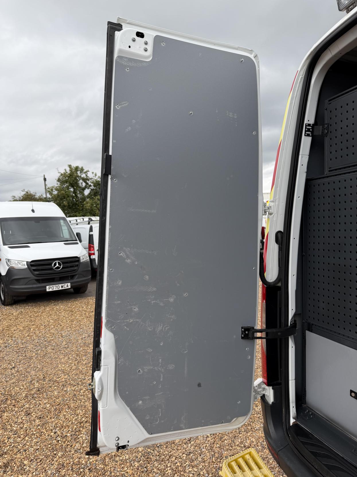 2021 Mercedes-Benz Sprinter 2.1 316 CDI Progressive Panel Van 5dr Diesel Manual RWD L2 H2 Euro 6 (s/s) (163 ps) - Thumbnail 44