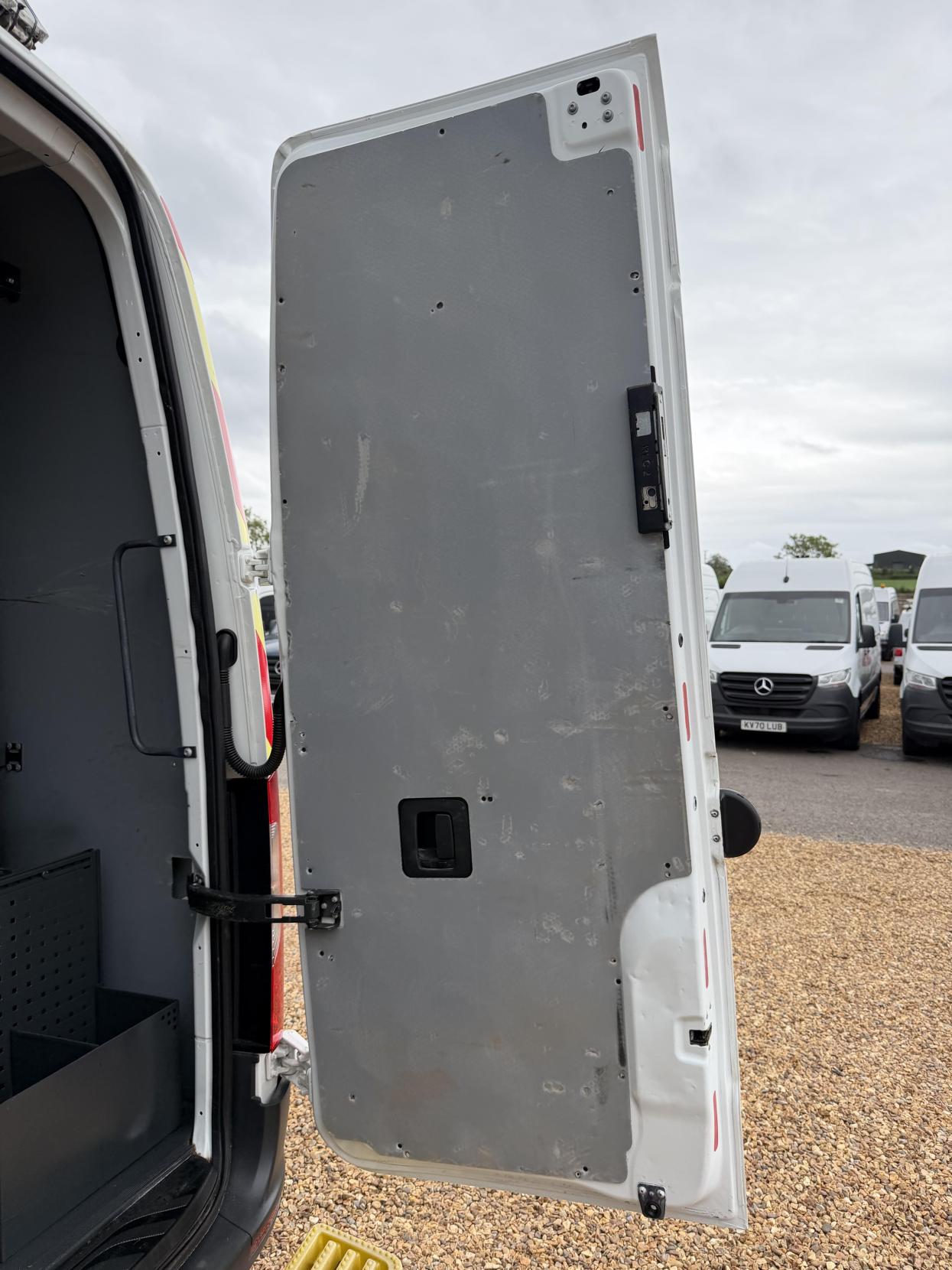 2021 Mercedes-Benz Sprinter 2.1 316 CDI Progressive Panel Van 5dr Diesel Manual RWD L2 H2 Euro 6 (s/s) (163 ps) - Thumbnail 49