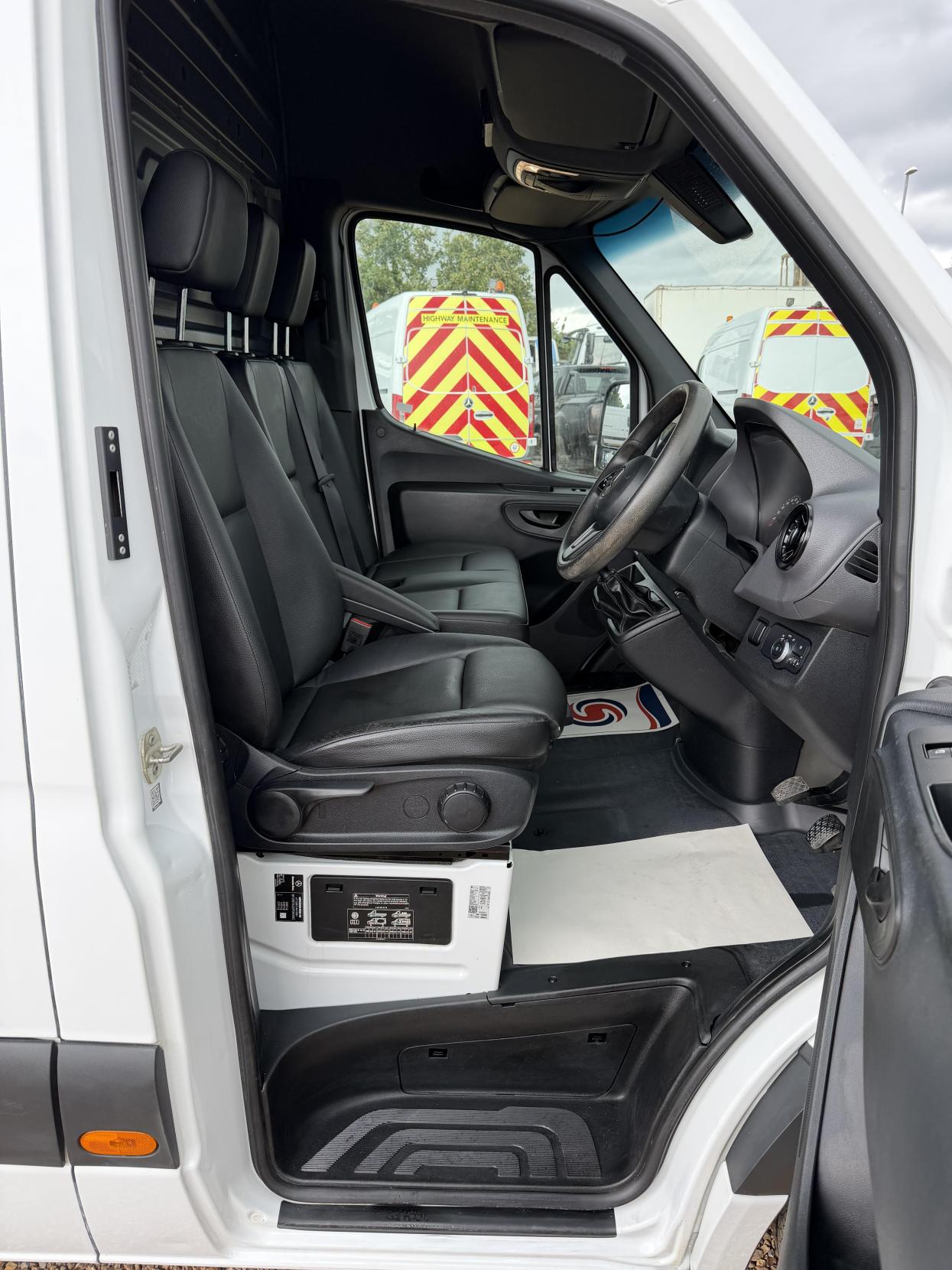 2021 Mercedes-Benz Sprinter 2.1 316 CDI Progressive Panel Van 5dr Diesel Manual RWD L2 H2 Euro 6 (s/s) (163 ps) - Thumbnail 14