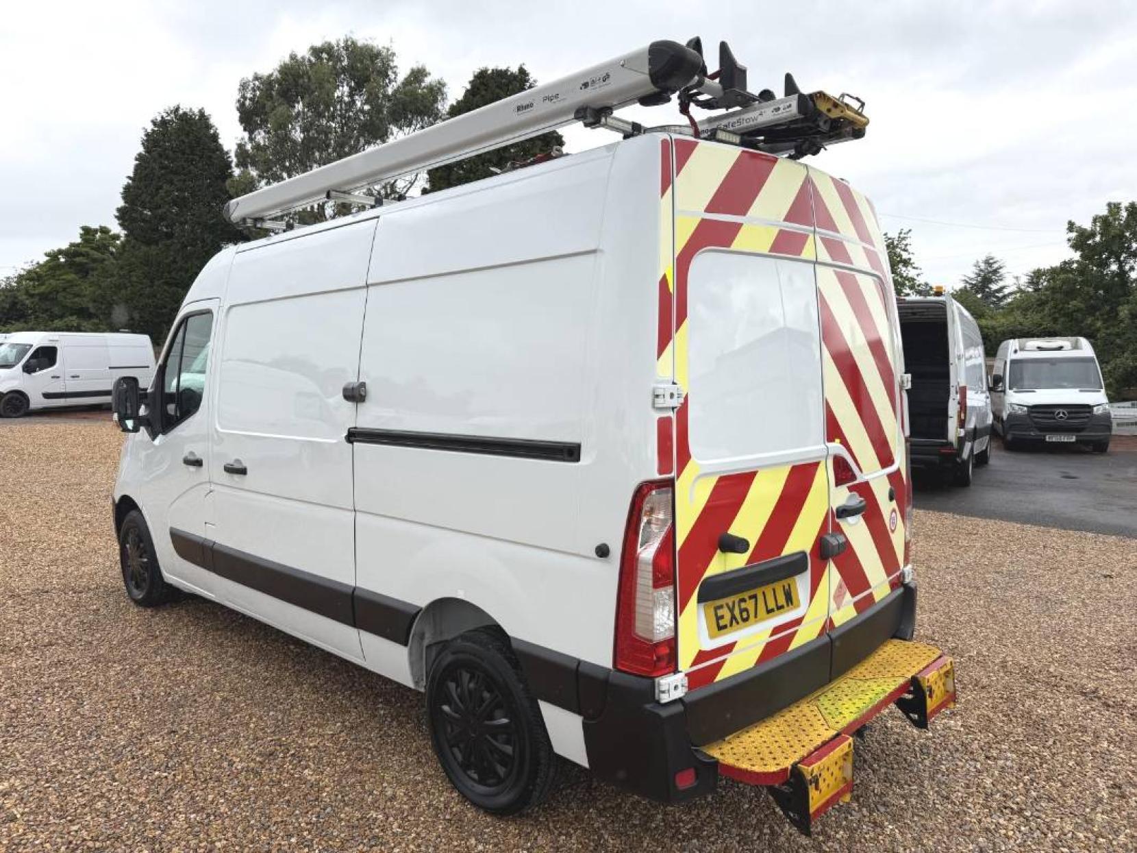 2018 Vauxhall Movano 2.3 CDTi 3500 BiTurbo Panel Van 5dr Diesel Manual FWD L2 H2 Euro 6 (s/s) (145 ps) - Thumbnail 9