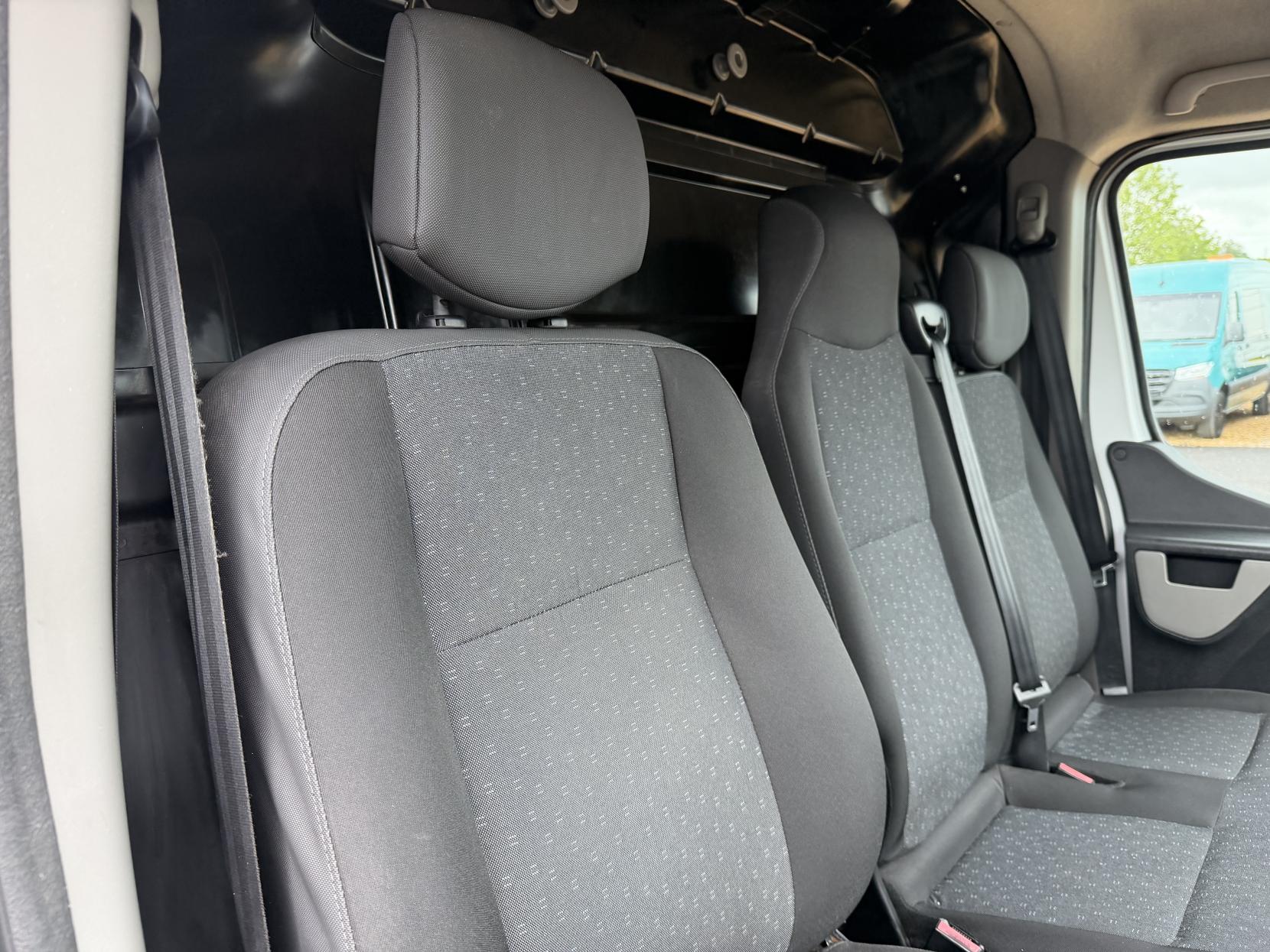 2018 Vauxhall Movano 2.3 CDTi 3500 BiTurbo Panel Van 5dr Diesel Manual FWD L2 H2 Euro 6 (s/s) (145 ps) - Thumbnail 18