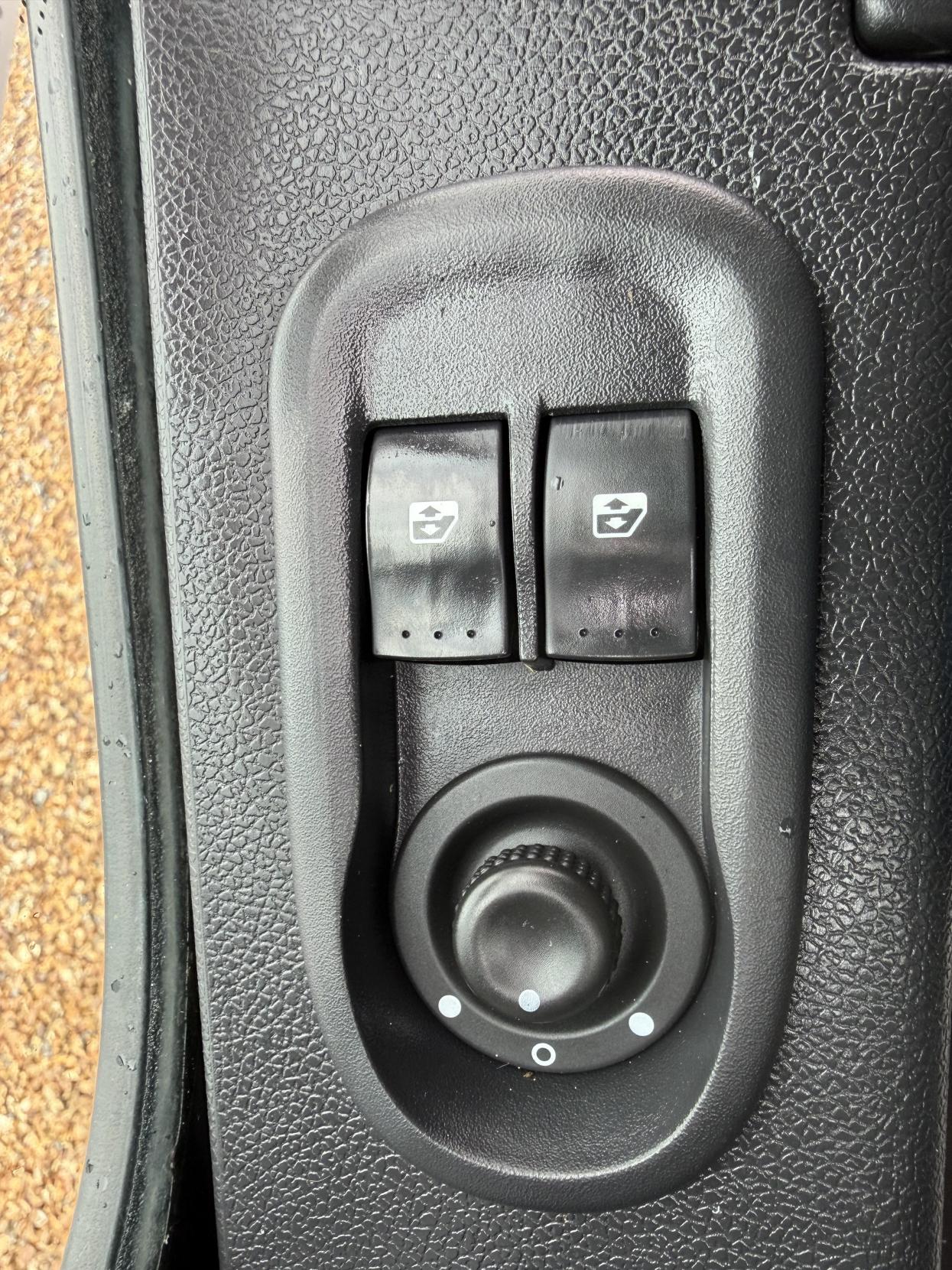 2018 Vauxhall Movano 2.3 CDTi 3500 BiTurbo Panel Van 5dr Diesel Manual FWD L2 H2 Euro 6 (s/s) (145 ps) - Thumbnail 41