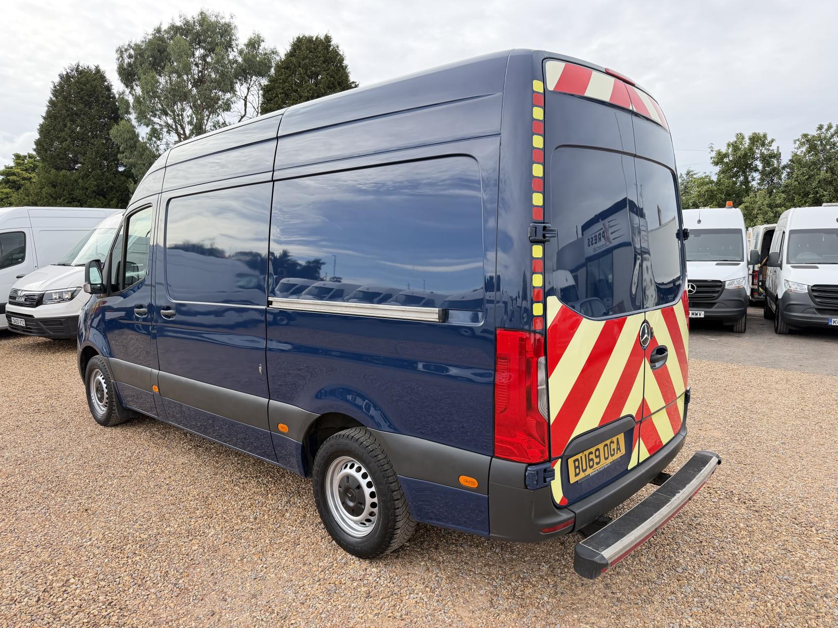 2019 Mercedes-Benz Sprinter 2.1 316 CDI Panel Van 5dr Diesel Manual RWD L2 H2 Euro 6 (163 ps) - Thumbnail 9