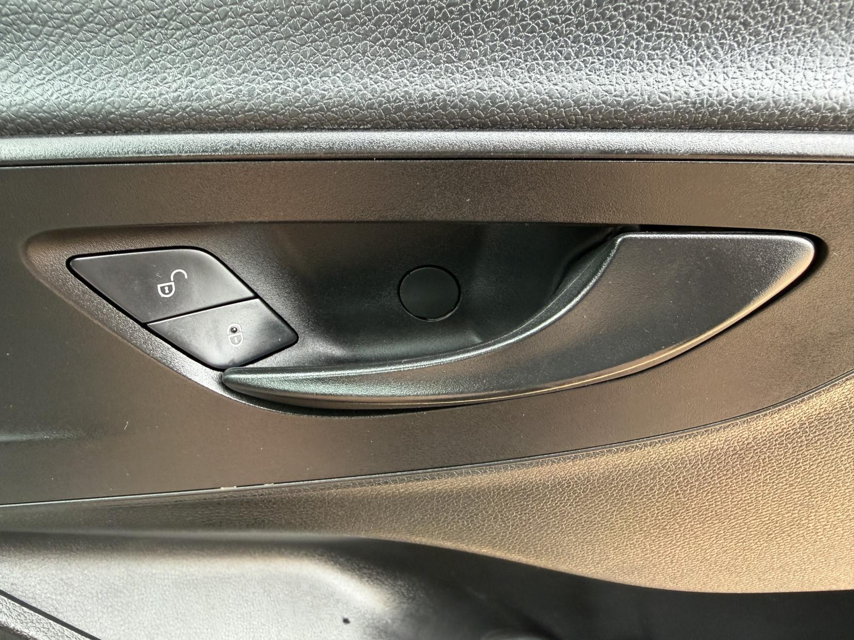 2019 Mercedes-Benz Sprinter 2.1 316 CDI Panel Van 5dr Diesel Manual RWD L2 H2 Euro 6 (163 ps) - Thumbnail 21