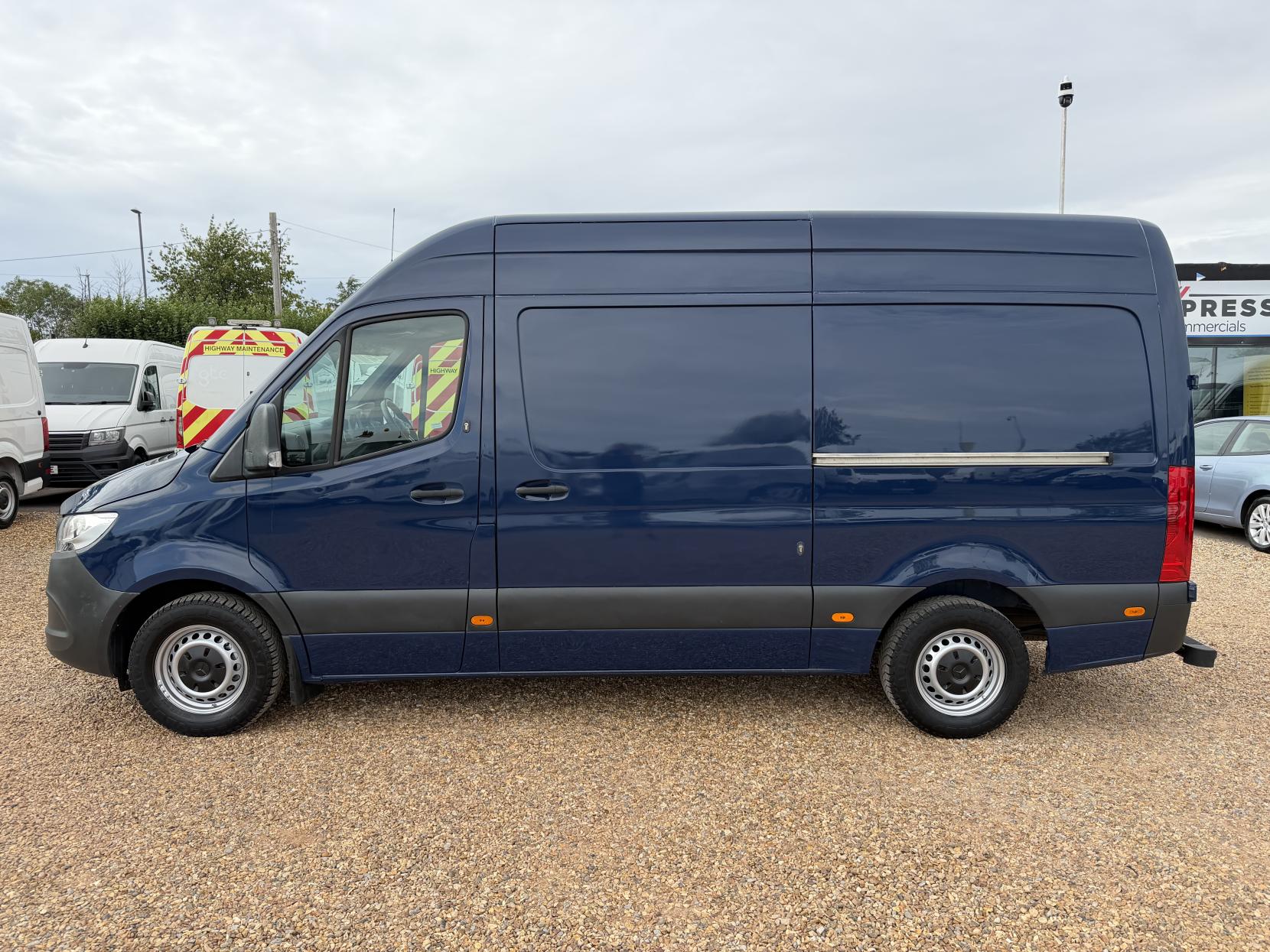 2019 Mercedes-Benz Sprinter 2.1 316 CDI Panel Van 5dr Diesel Manual RWD L2 H2 Euro 6 (163 ps) - Thumbnail 8