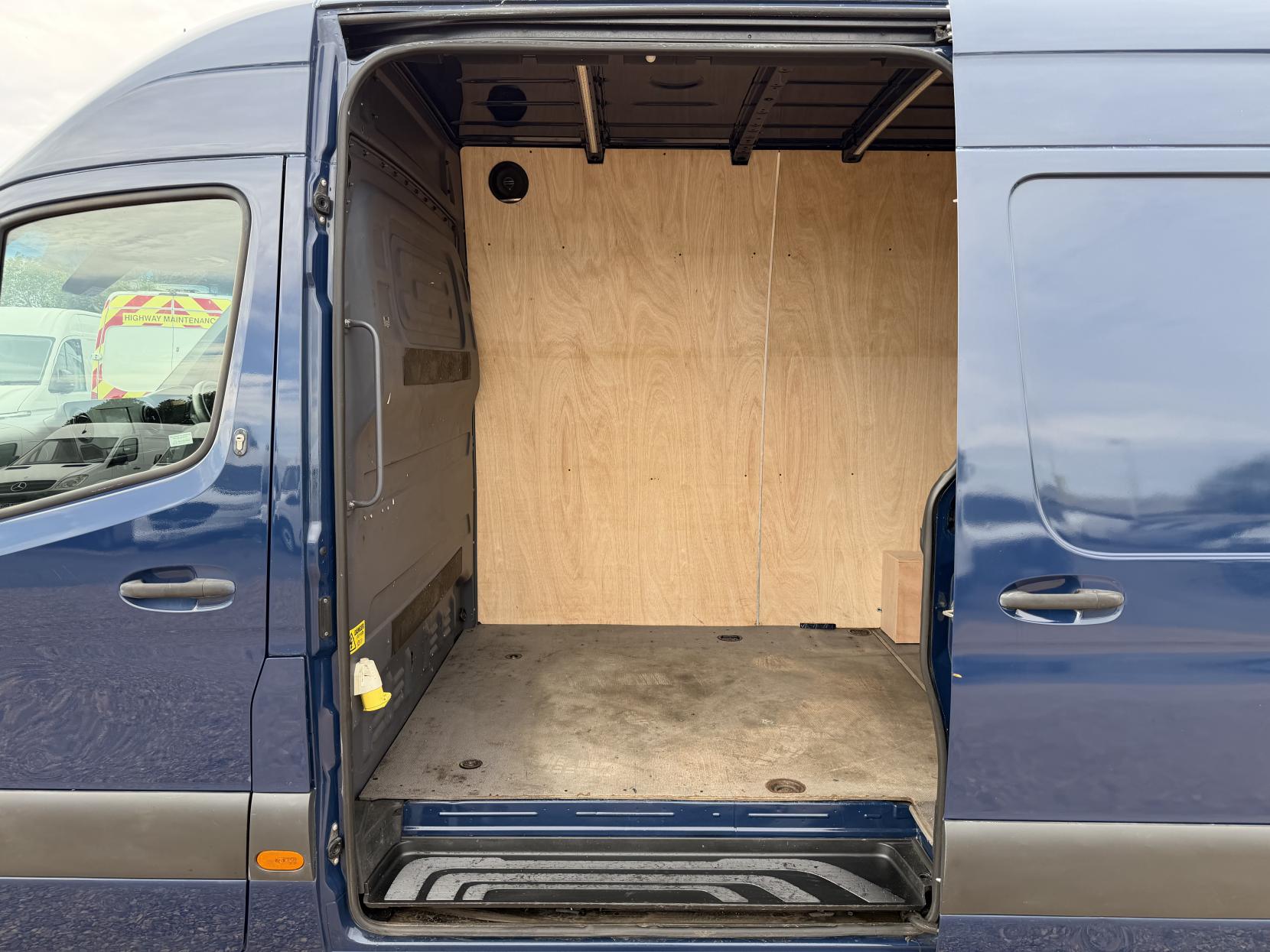 2019 Mercedes-Benz Sprinter 2.1 316 CDI Panel Van 5dr Diesel Manual RWD L2 H2 Euro 6 (163 ps) - Thumbnail 30