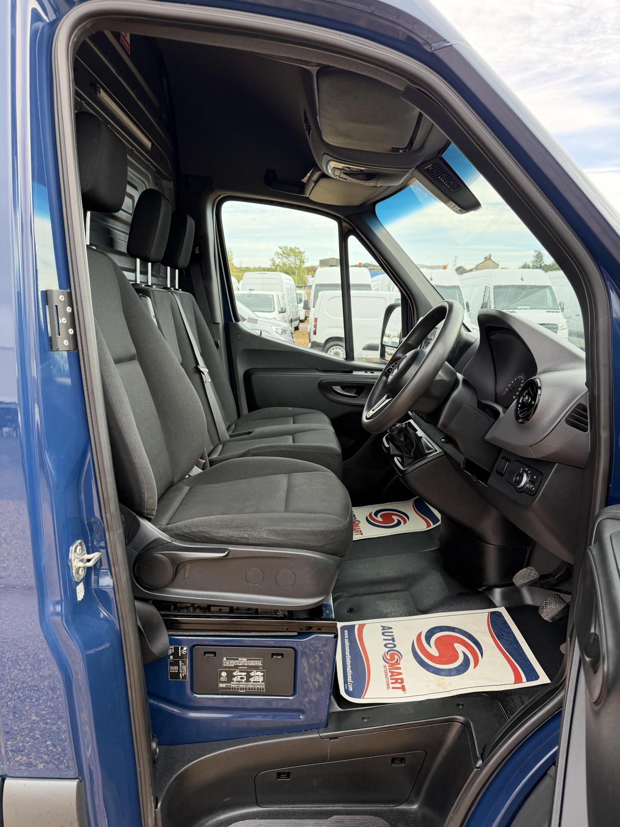 2019 Mercedes-Benz Sprinter 2.1 316 CDI Panel Van 5dr Diesel Manual RWD L2 H2 Euro 6 (163 ps) - Thumbnail 14