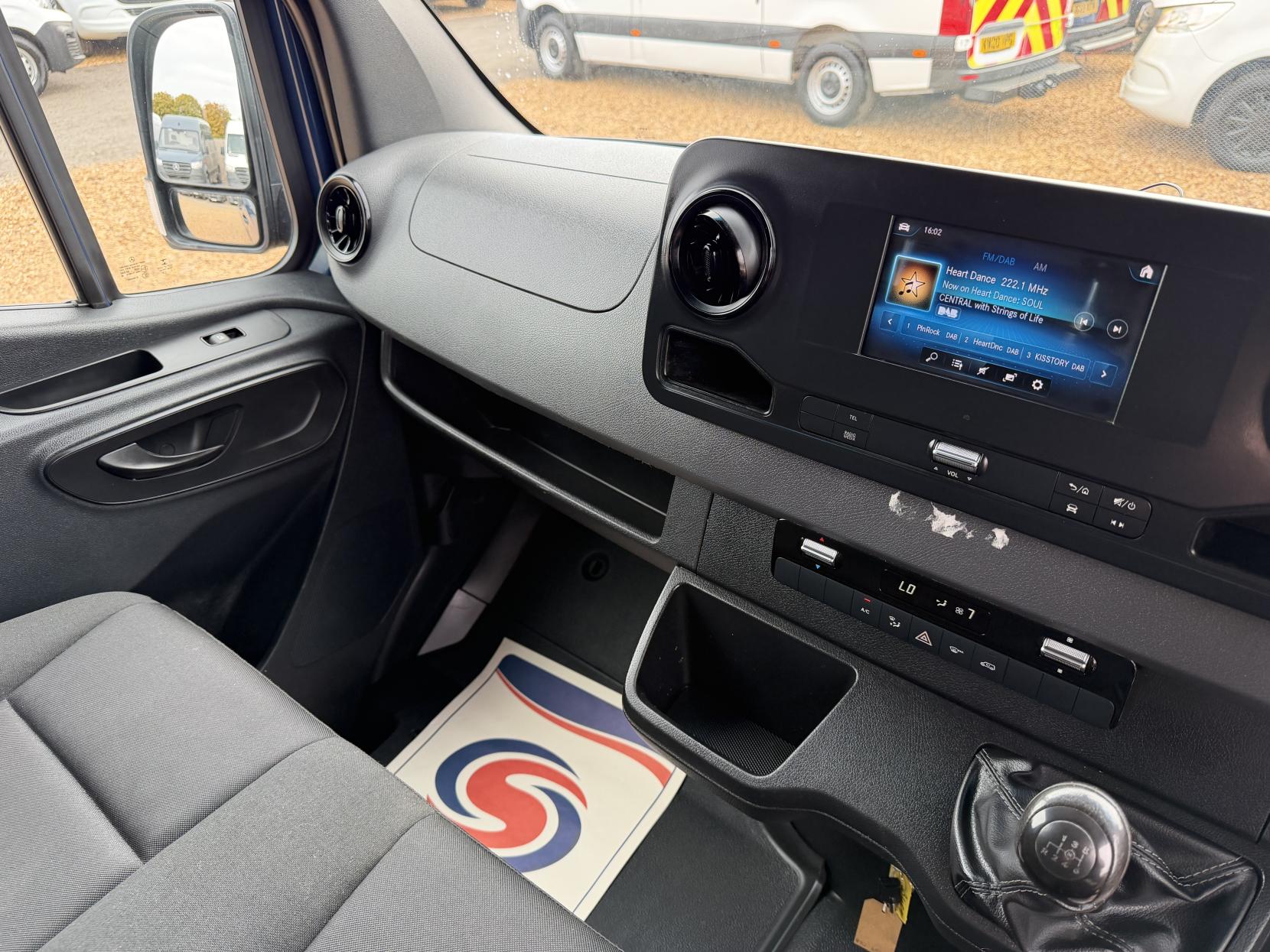 2019 Mercedes-Benz Sprinter 2.1 316 CDI Panel Van 5dr Diesel Manual RWD L2 H2 Euro 6 (163 ps) - Thumbnail 27