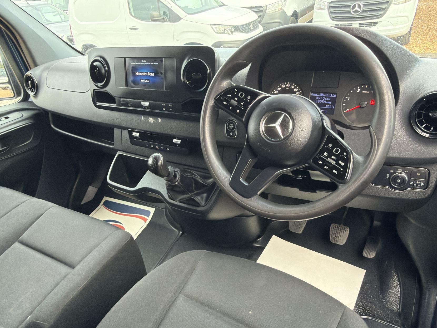 2019 Mercedes-Benz Sprinter 2.1 316 CDI Panel Van 5dr Diesel Manual RWD L2 H2 Euro 6 (163 ps) - Thumbnail 2