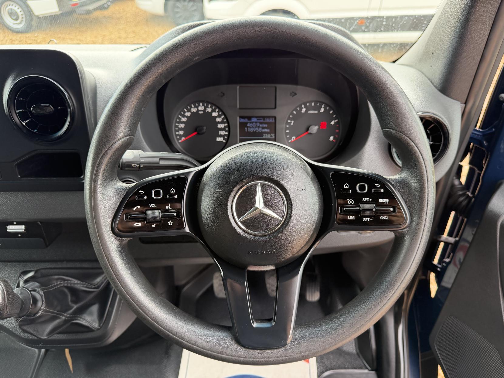 2019 Mercedes-Benz Sprinter 2.1 316 CDI Panel Van 5dr Diesel Manual RWD L2 H2 Euro 6 (163 ps) - Thumbnail 28