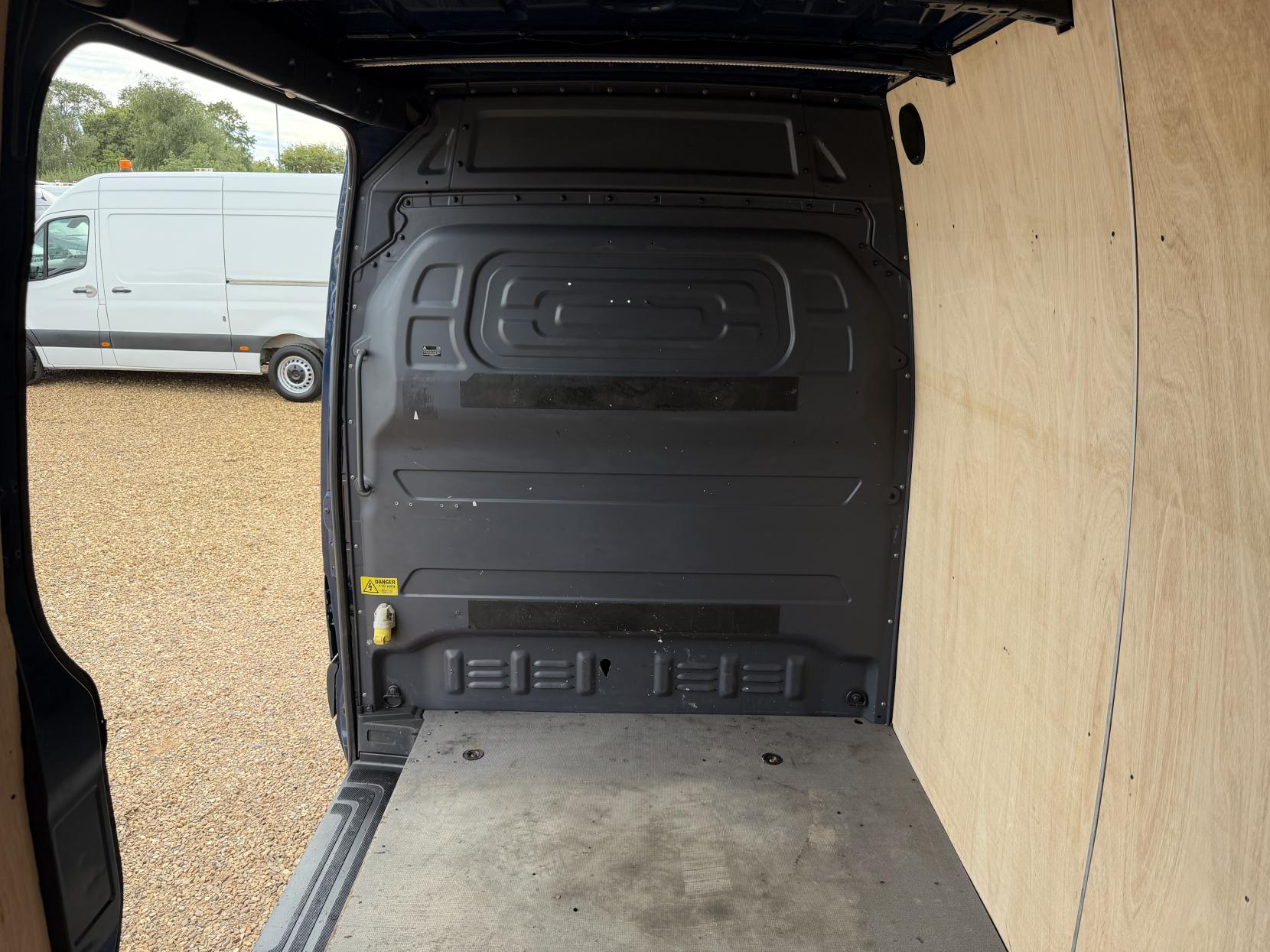 2019 Mercedes-Benz Sprinter 2.1 316 CDI Panel Van 5dr Diesel Manual RWD L2 H2 Euro 6 (163 ps) - Thumbnail 38