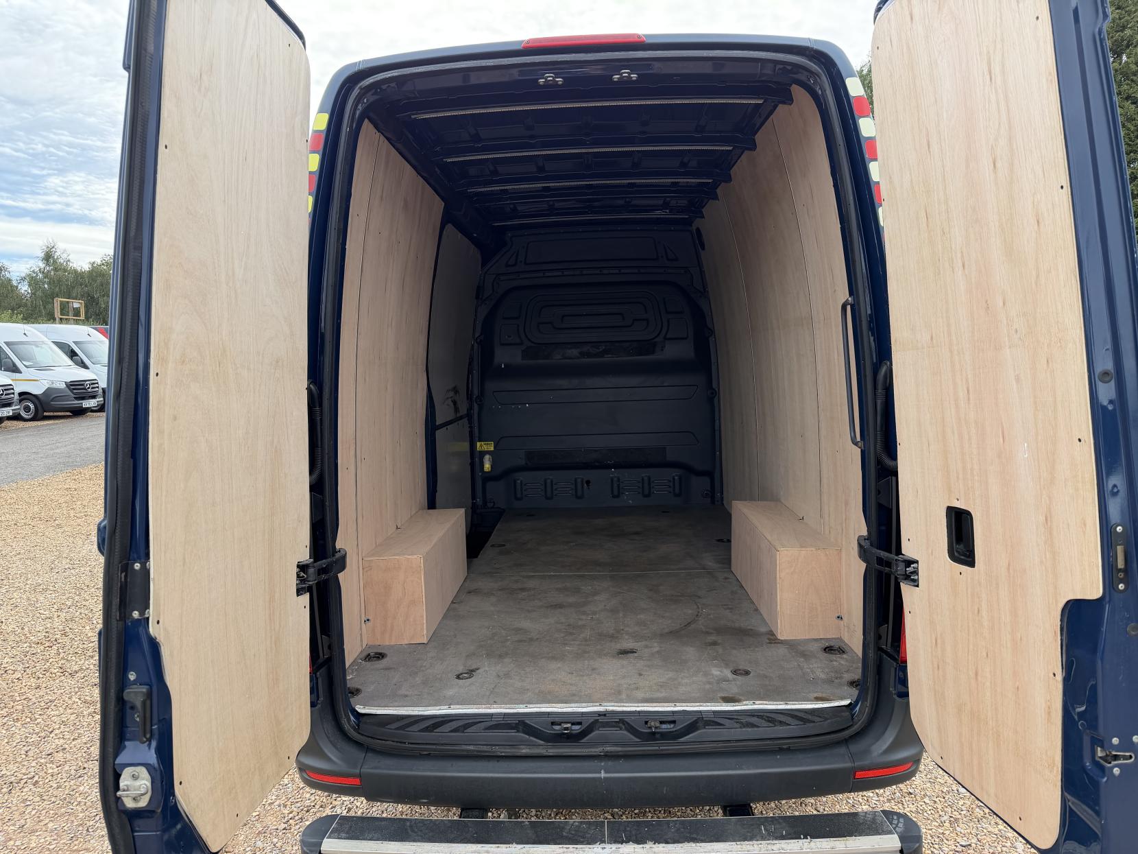 2019 Mercedes-Benz Sprinter 2.1 316 CDI Panel Van 5dr Diesel Manual RWD L2 H2 Euro 6 (163 ps) - Thumbnail 3