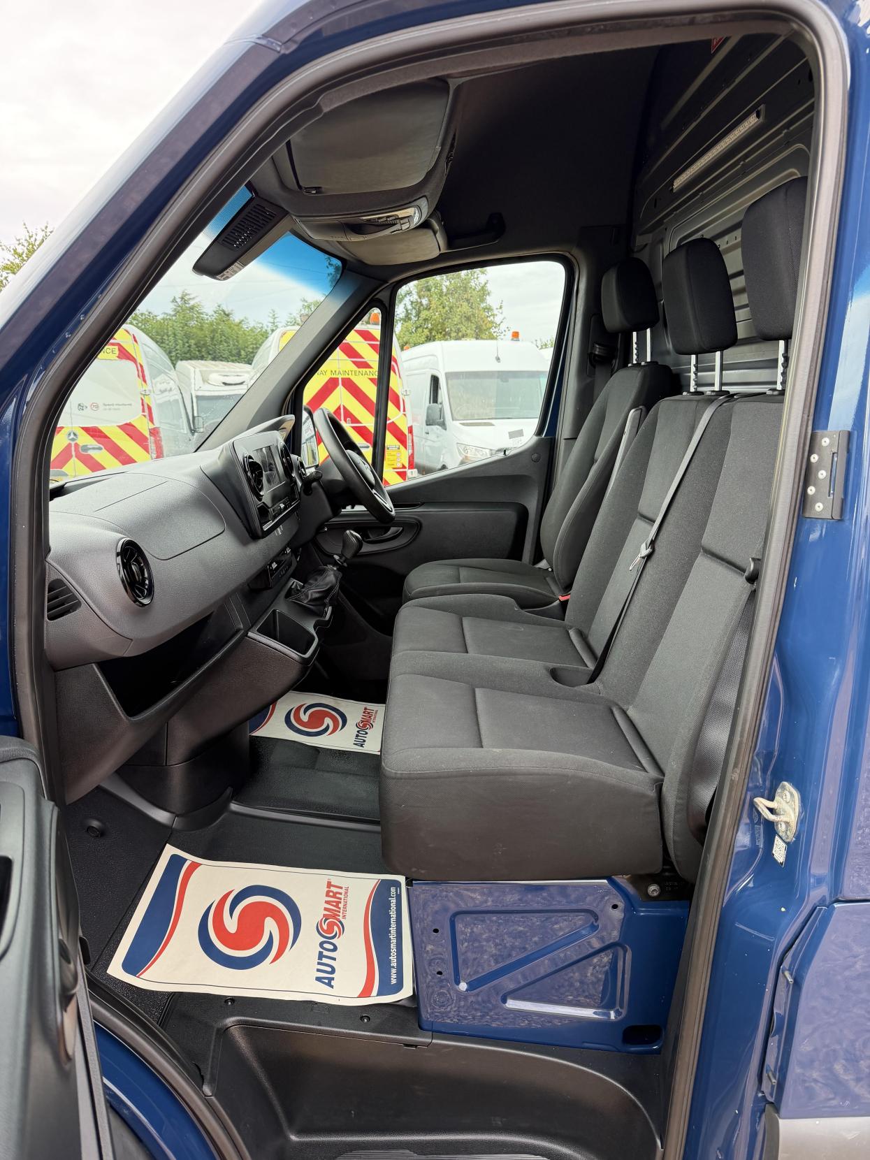 2019 Mercedes-Benz Sprinter 2.1 316 CDI Panel Van 5dr Diesel Manual RWD L2 H2 Euro 6 (163 ps) - Thumbnail 17