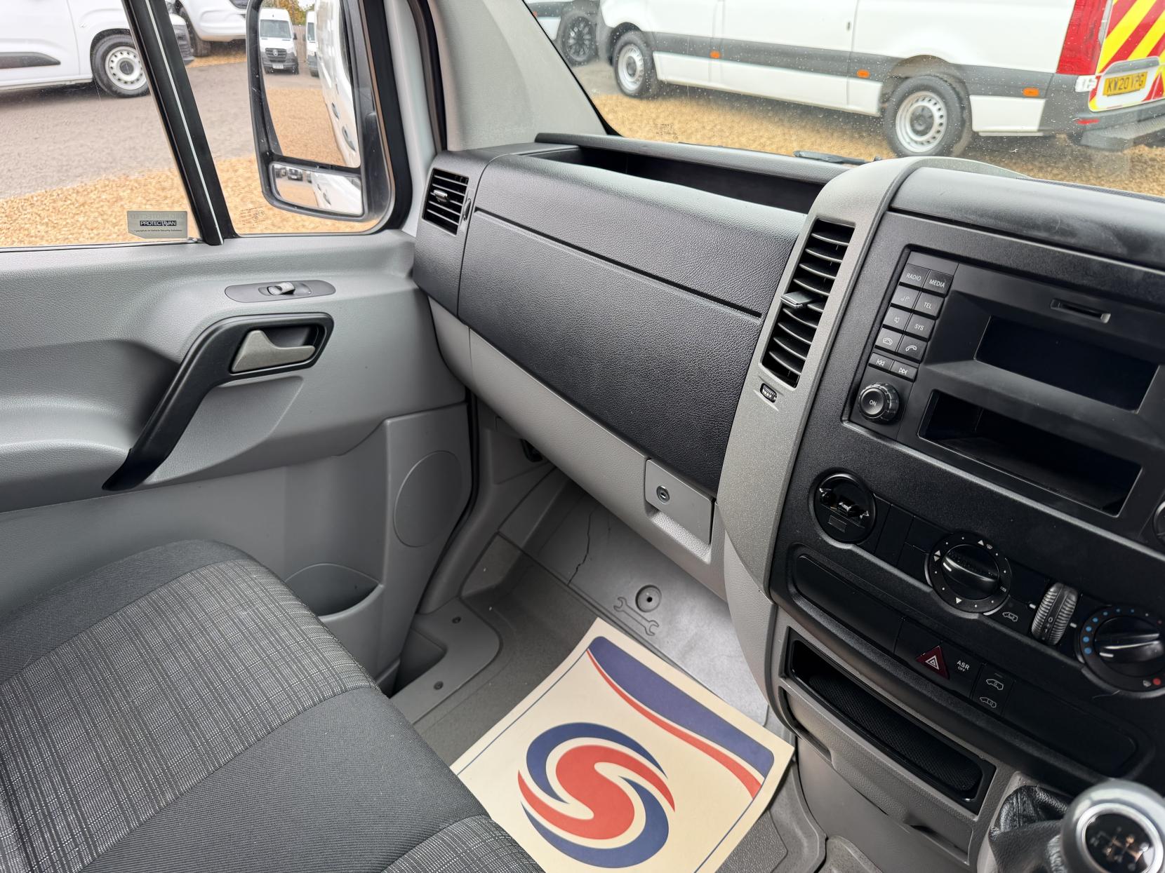 2015 Mercedes-Benz Sprinter 2.1 313 CDi Panel Van 4dr Diesel Manual RWD L3 H3 (129 bhp) - Thumbnail 27