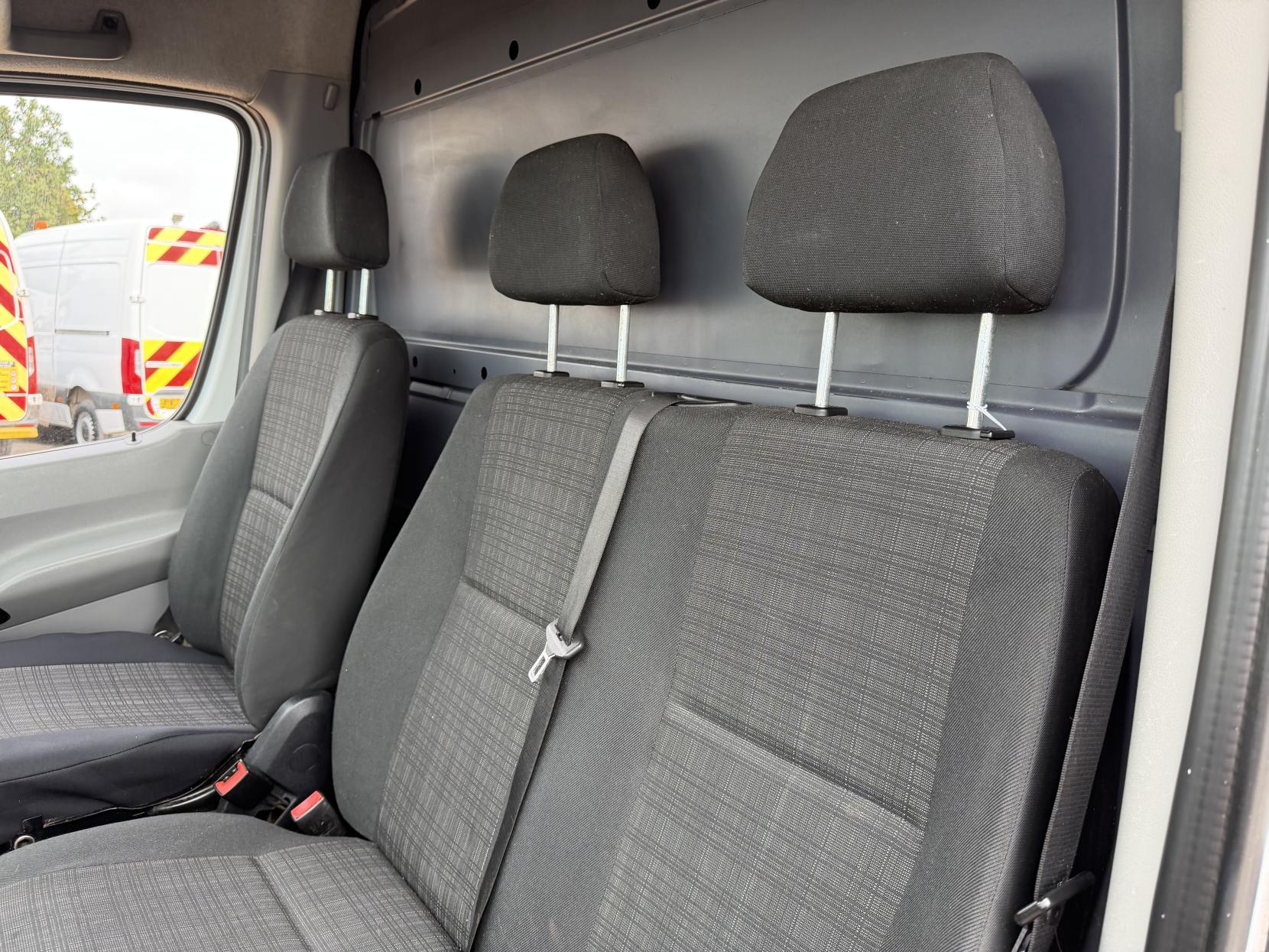 2015 Mercedes-Benz Sprinter 2.1 313 CDi Panel Van 4dr Diesel Manual RWD L3 H3 (129 bhp) - Thumbnail 15