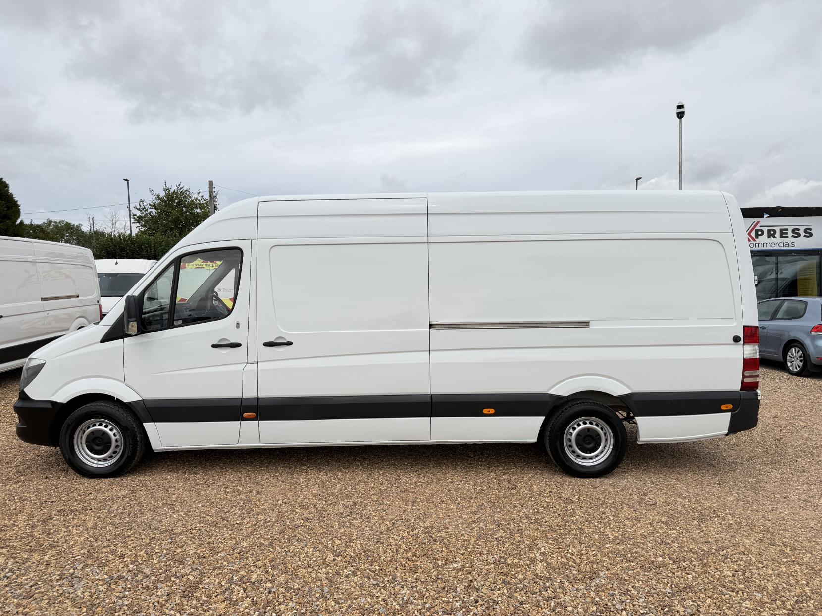 2015 Mercedes-Benz Sprinter 2.1 313 CDi Panel Van 4dr Diesel Manual RWD L3 H3 (129 bhp) - Thumbnail 8