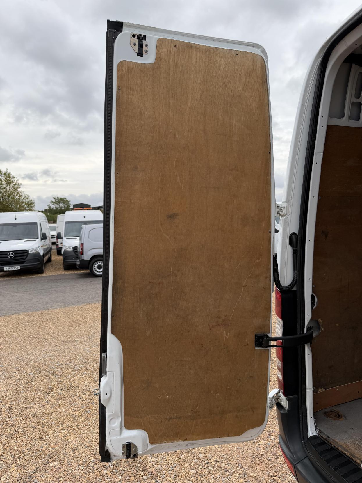 2015 Mercedes-Benz Sprinter 2.1 313 CDi Panel Van 4dr Diesel Manual RWD L3 H3 (129 bhp) - Thumbnail 37