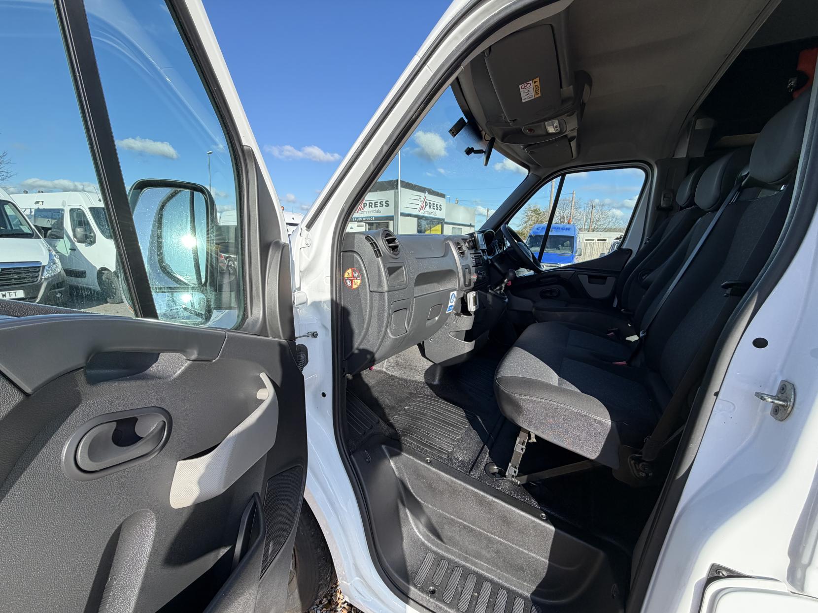 Vauxhall Movano 2.3 CDTi 3500 Panel Van 5dr Diesel Manual FWD L2 H2 Euro 6 (130 ps)