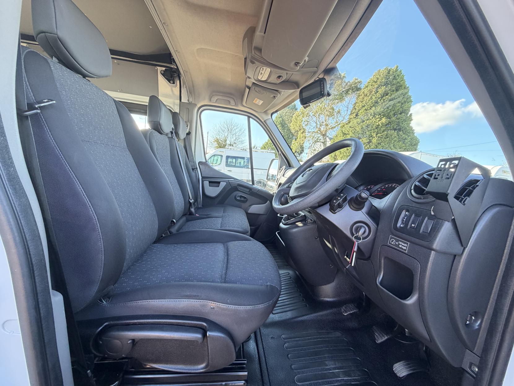 Vauxhall Movano 2.3 CDTi 3500 Panel Van 5dr Diesel Manual FWD L2 H2 Euro 6 (130 ps)