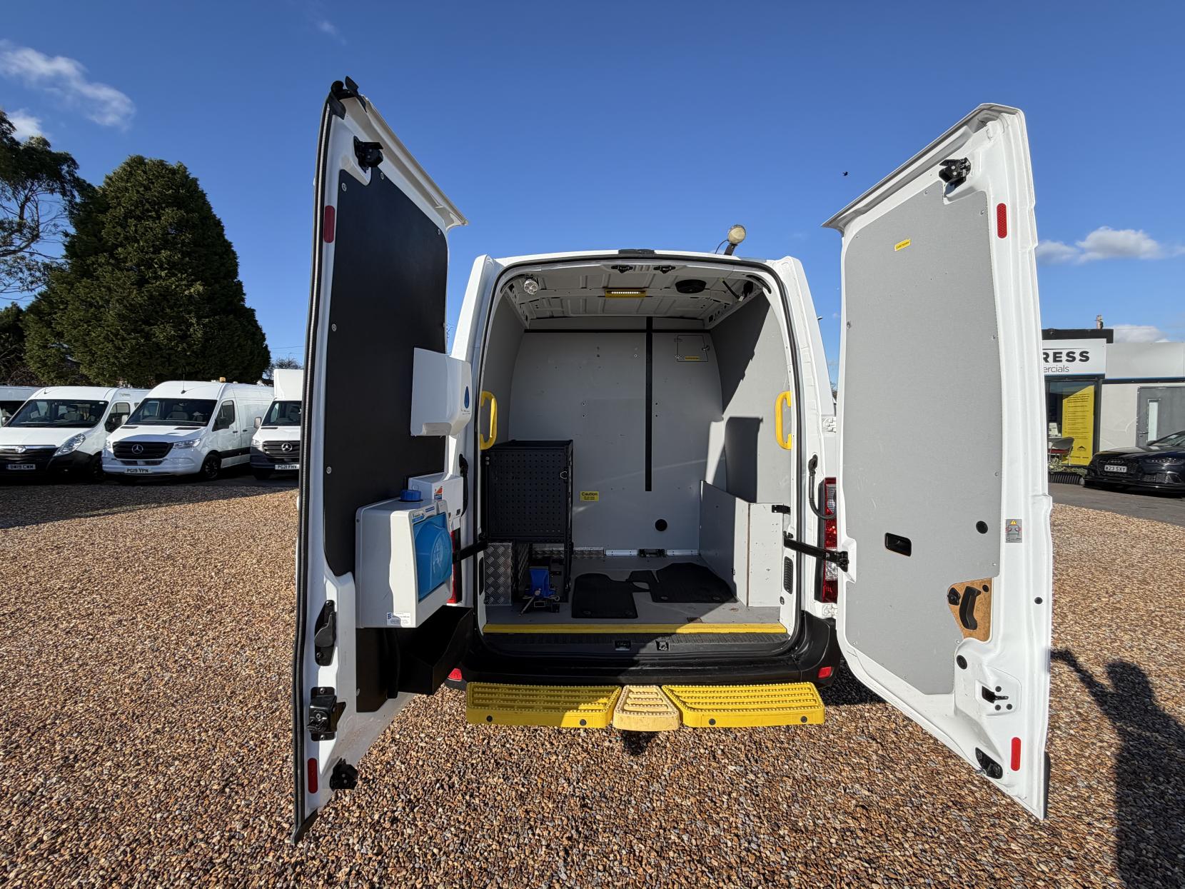 Vauxhall Movano 2.3 CDTi 3500 Panel Van 5dr Diesel Manual FWD L2 H2 Euro 6 (130 ps)